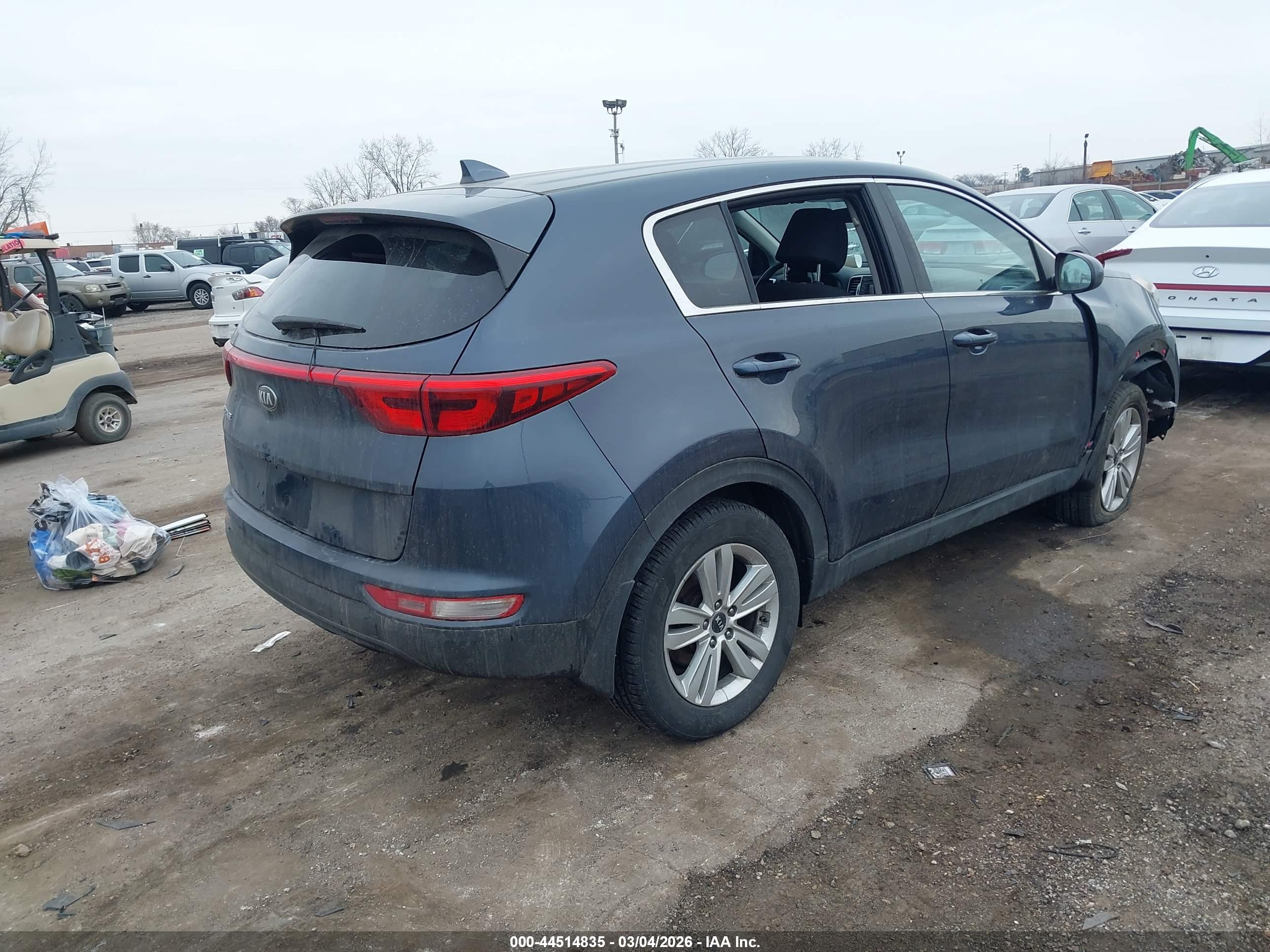 KIA SPORTAGE image 4