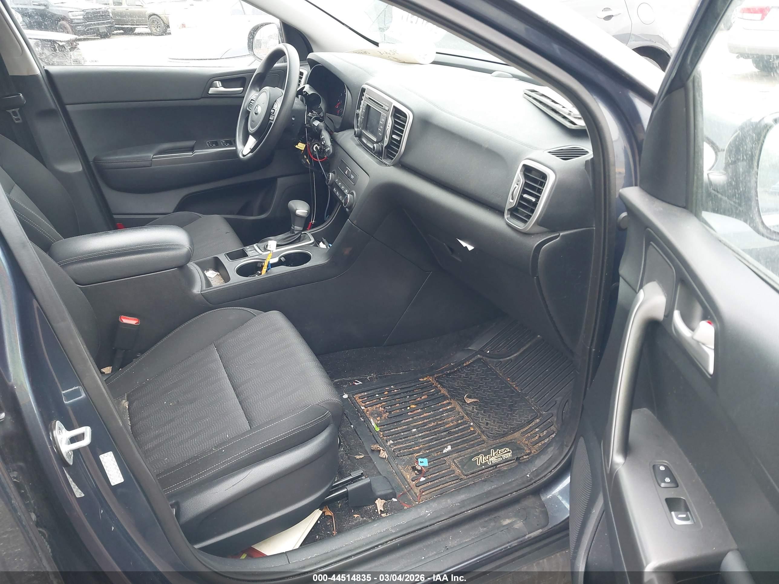KIA SPORTAGE image 5