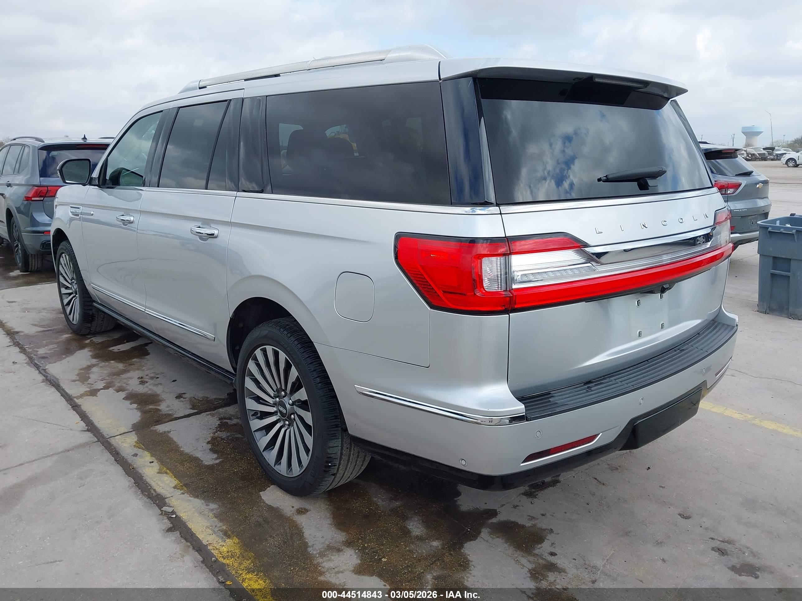 LINCOLN NAVIGATOR image 3