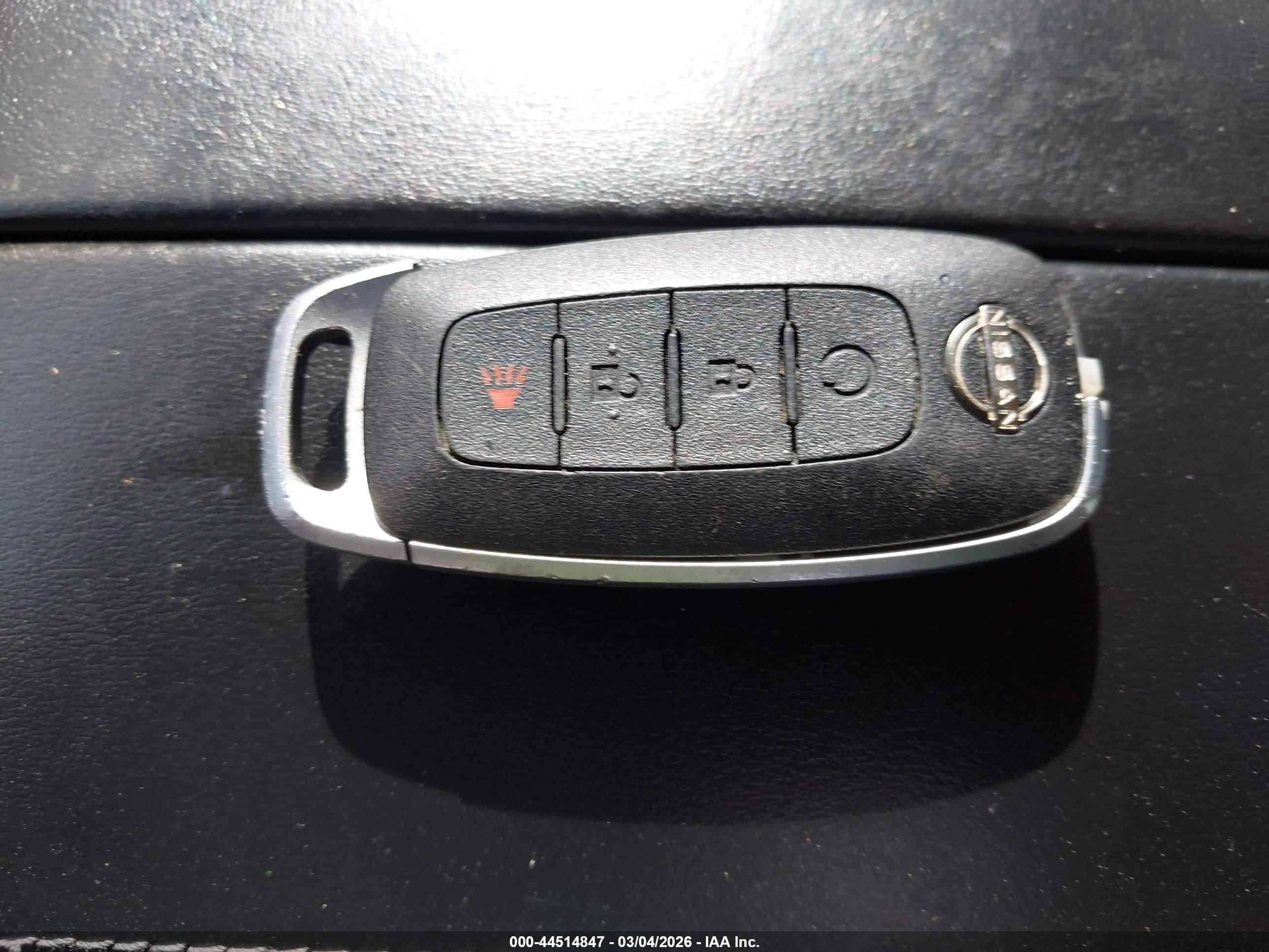 NISSAN ROGUE image 11