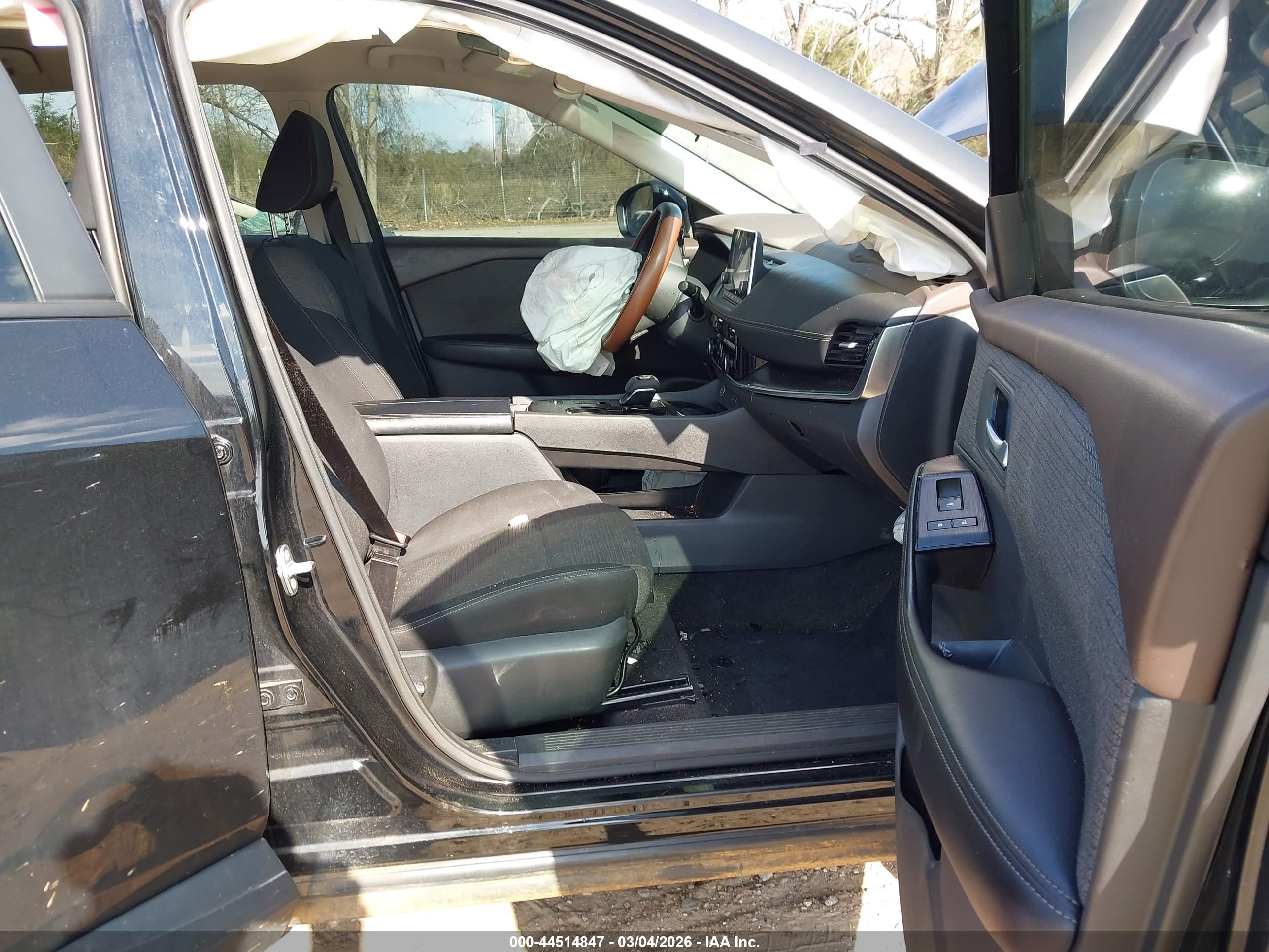 NISSAN ROGUE image 5