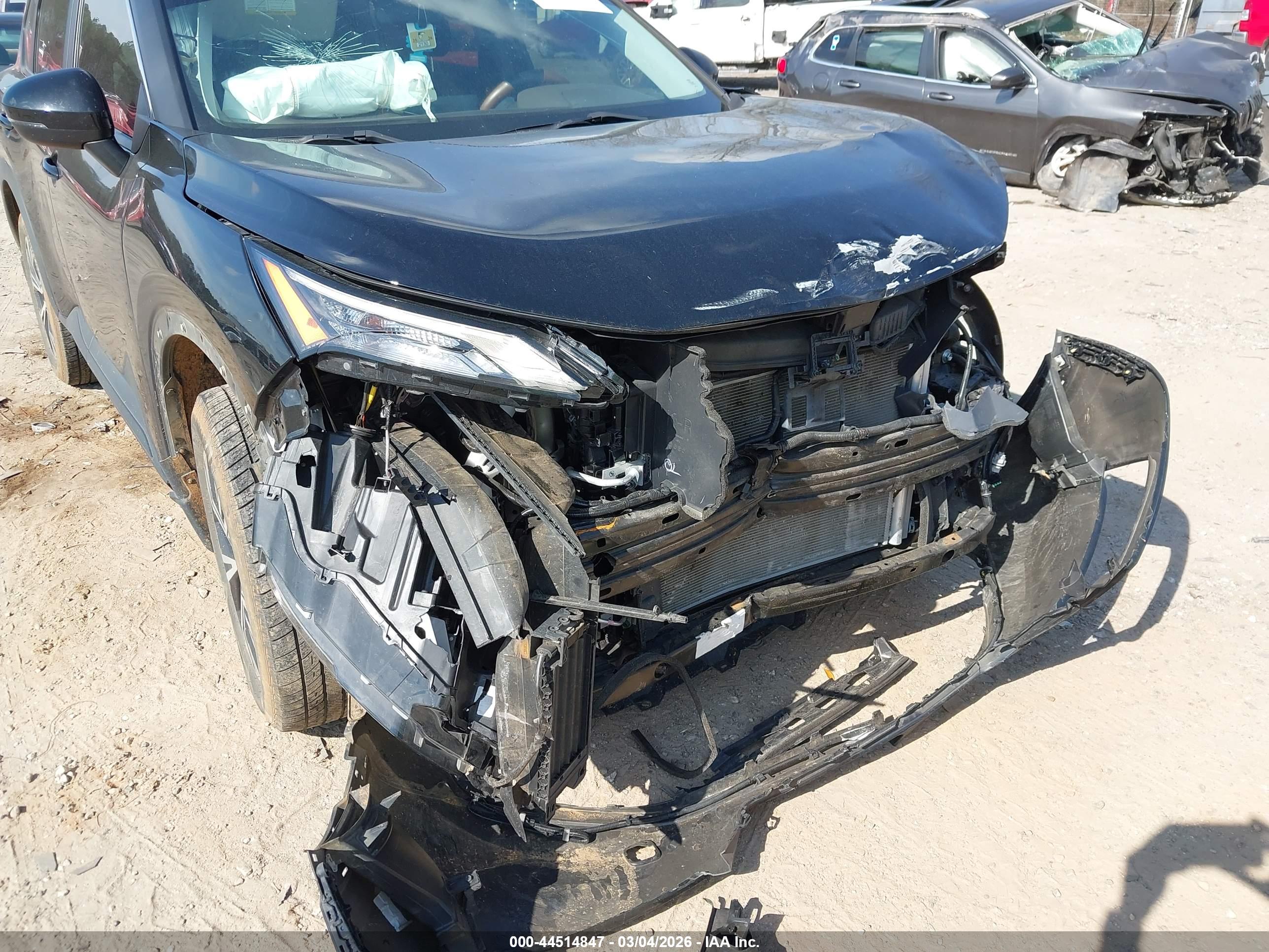 NISSAN ROGUE image 6