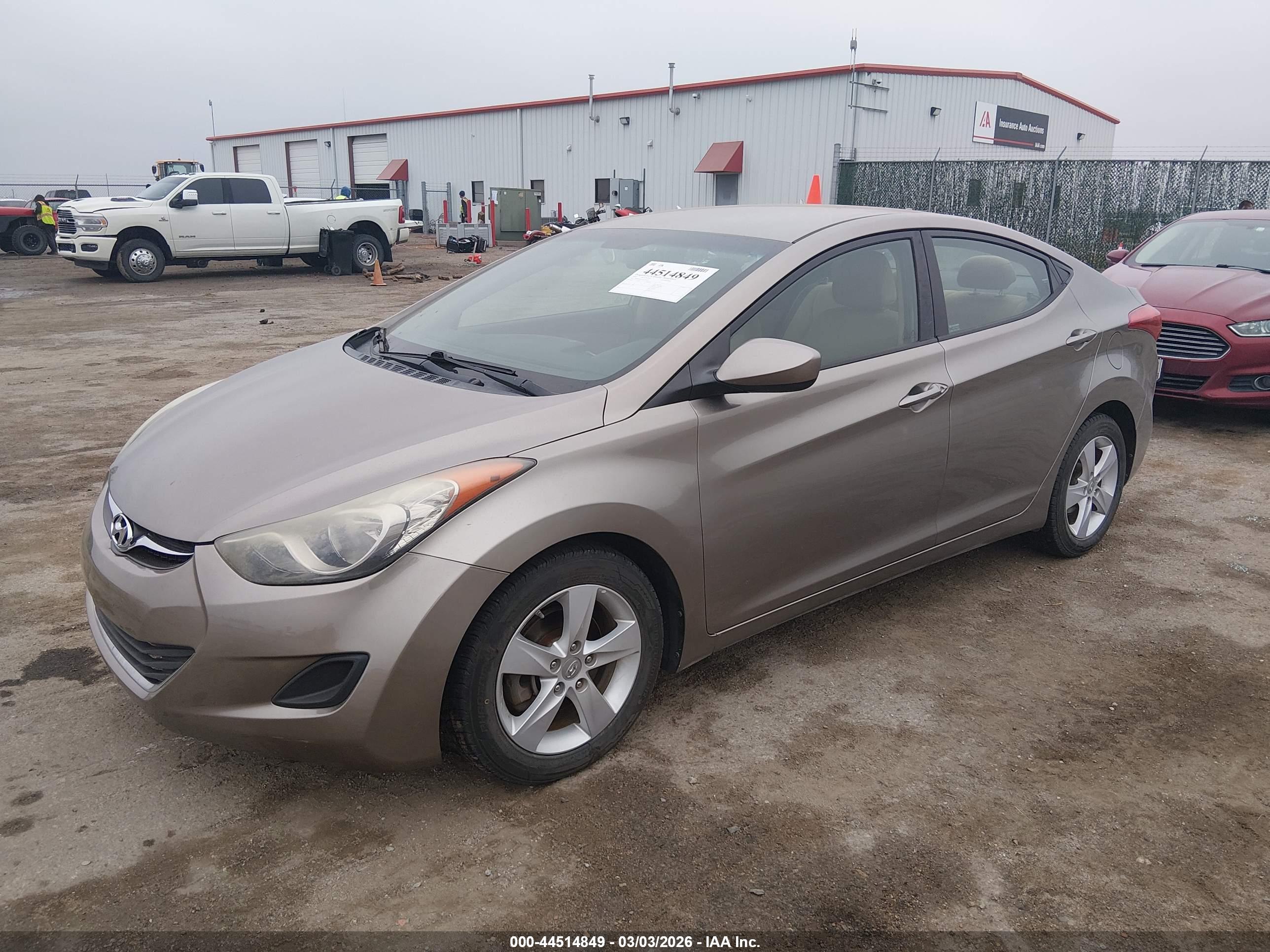 HYUNDAI ELANTRA image 2