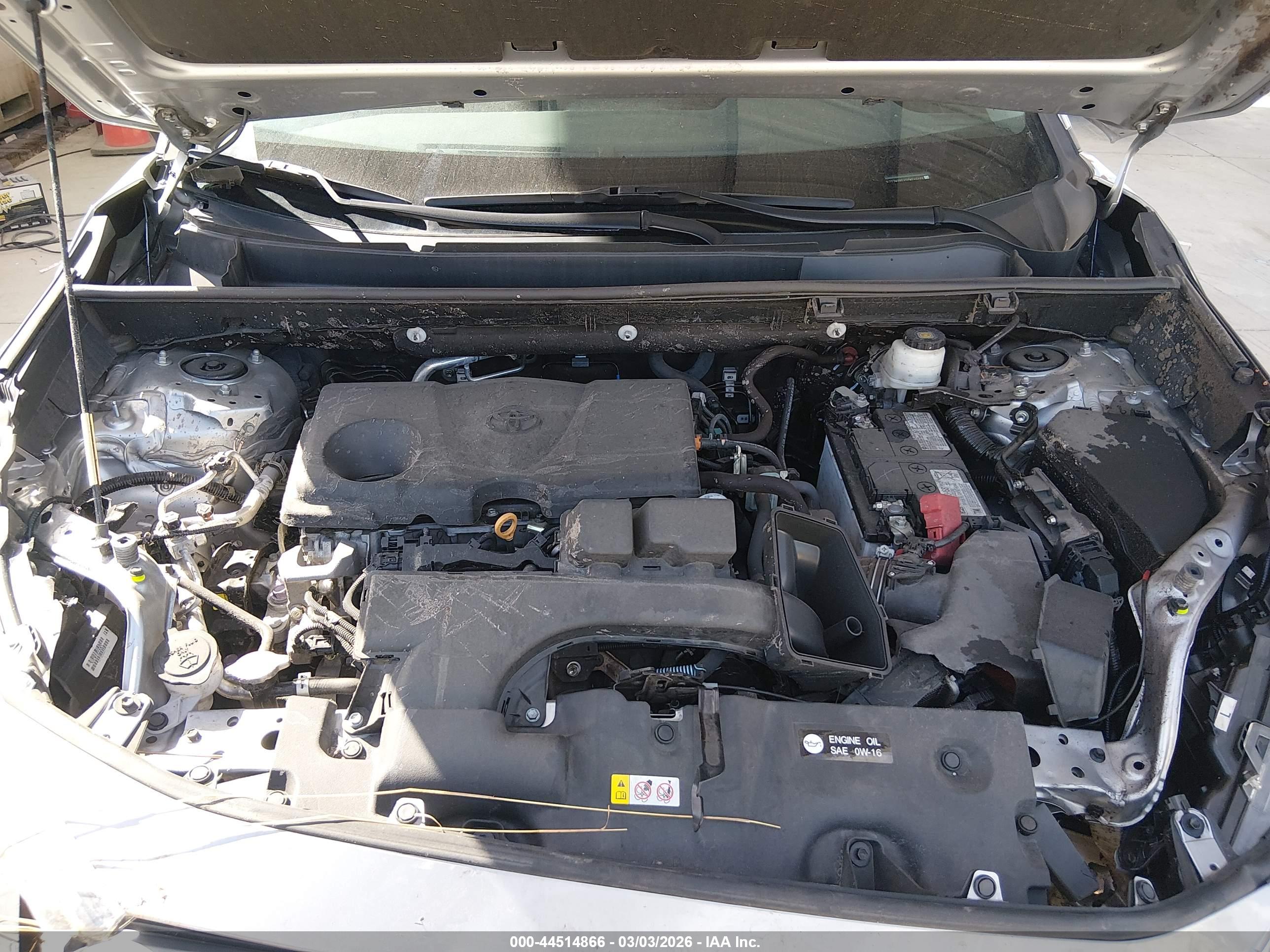 TOYOTA RAV4 image 10
