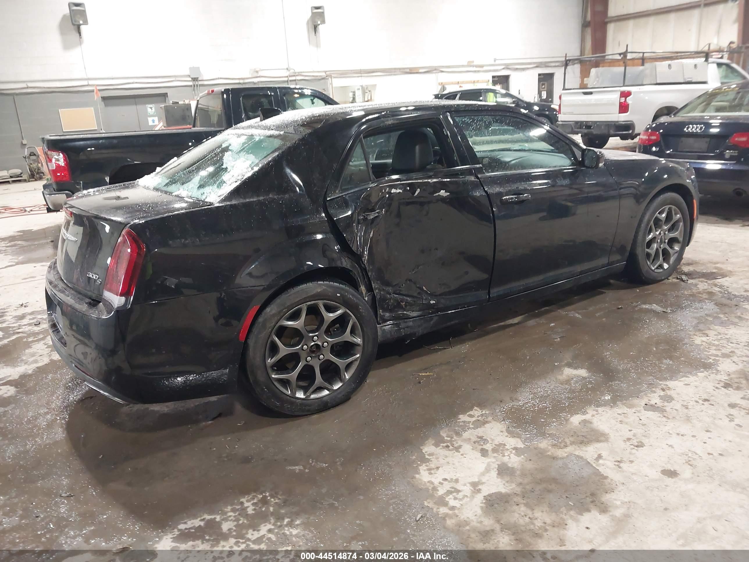 CHRYSLER 300 image 4