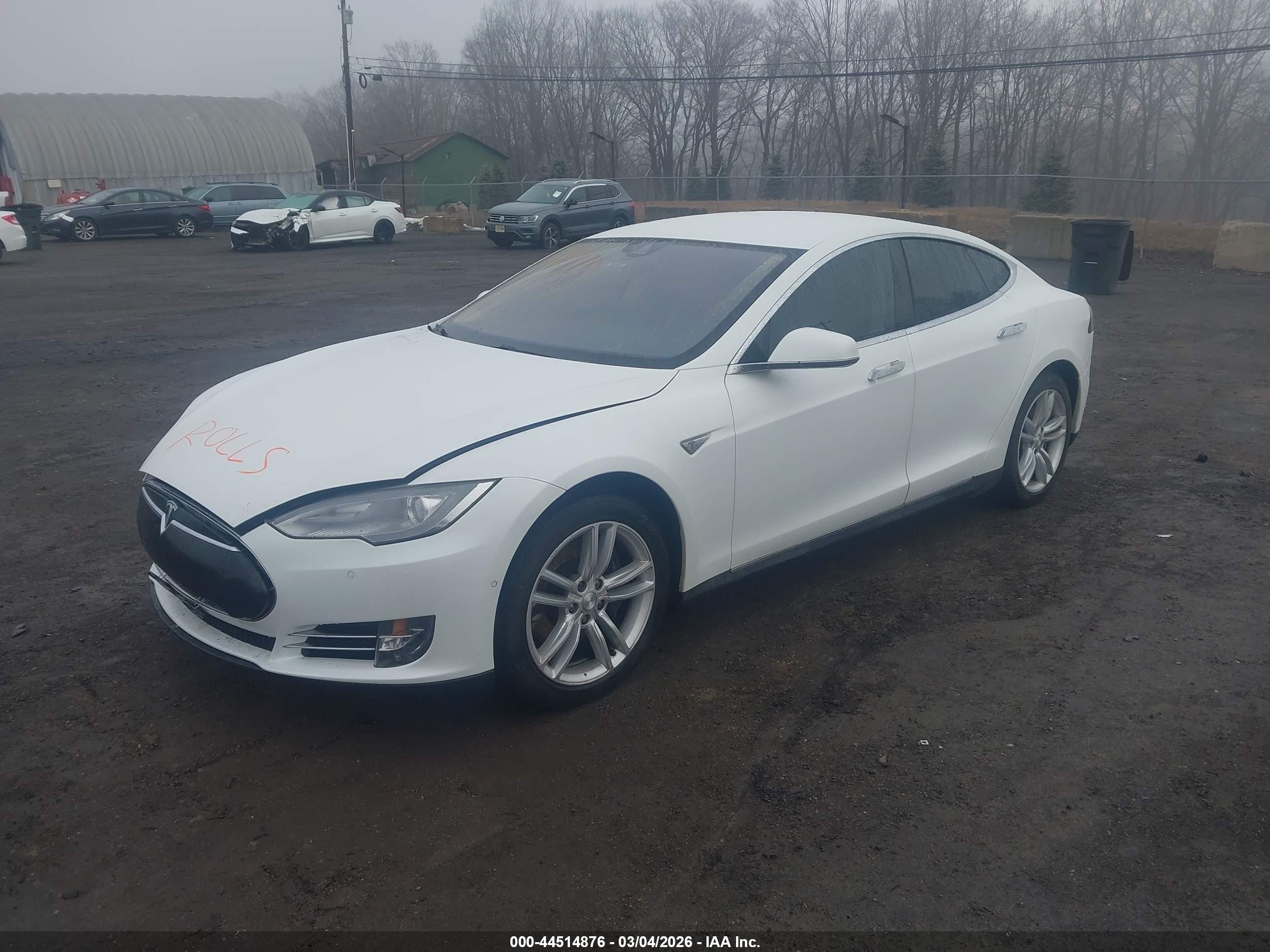 TESLA MODEL image 2