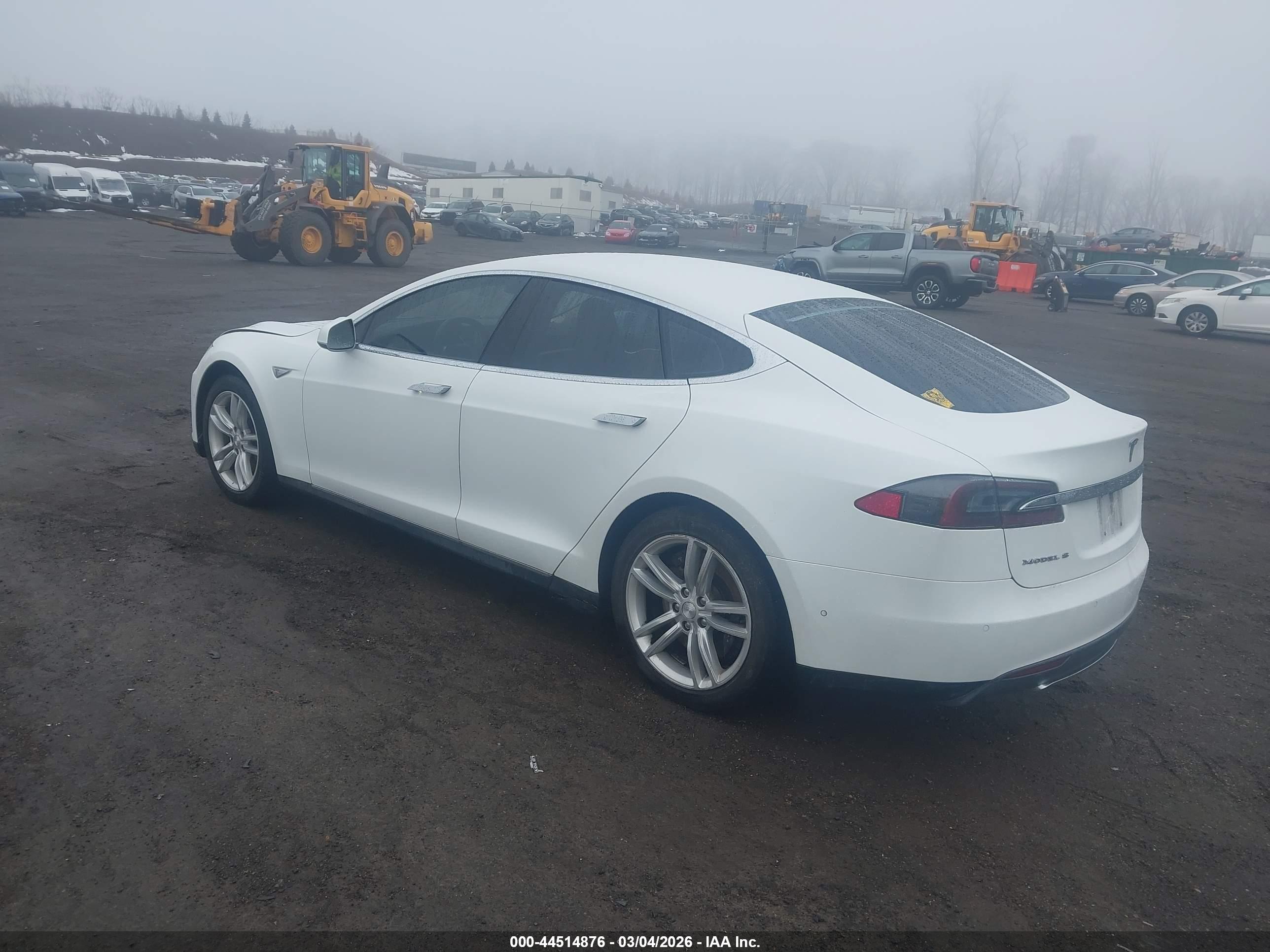TESLA MODEL image 3