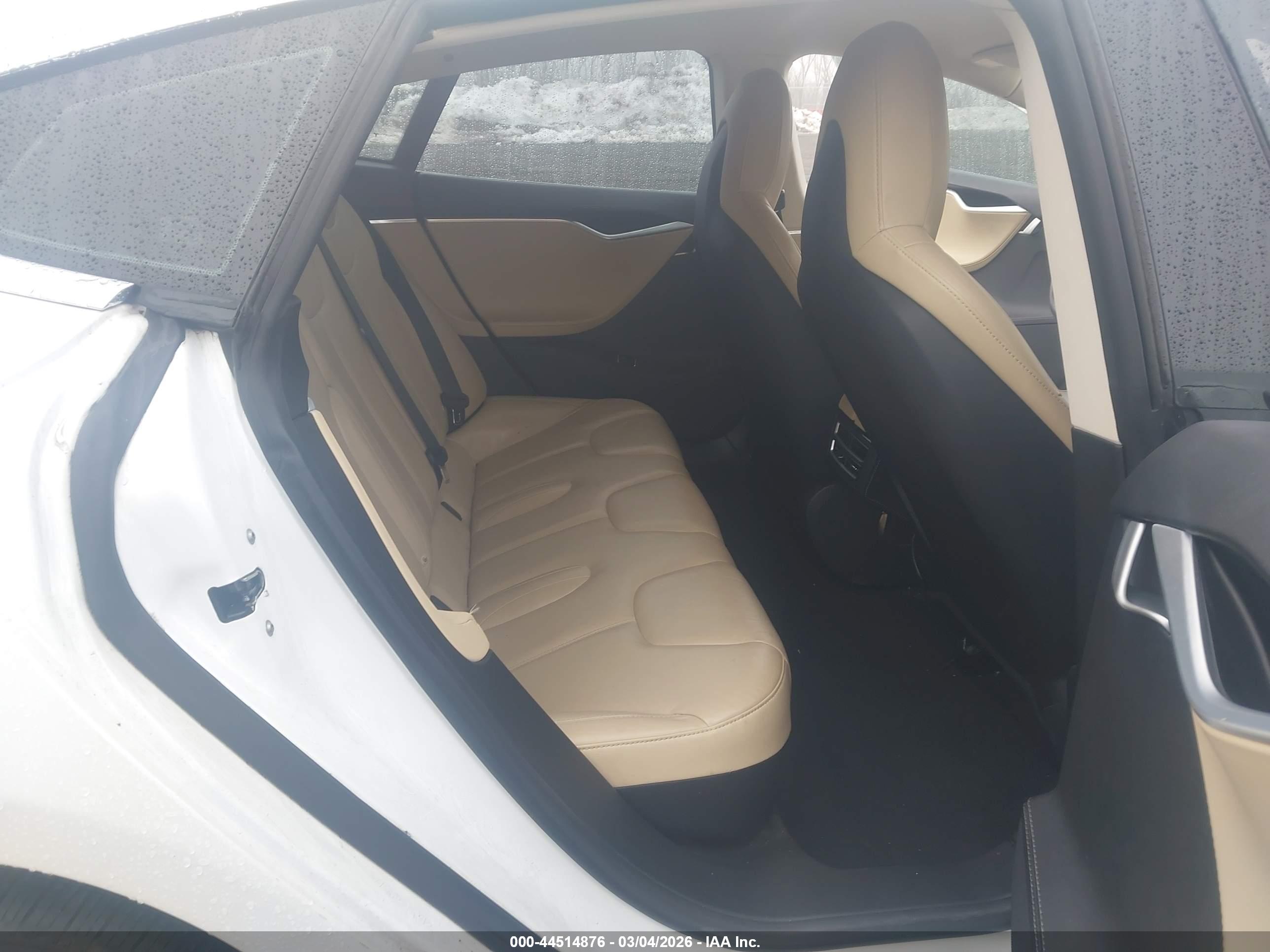 TESLA MODEL image 8