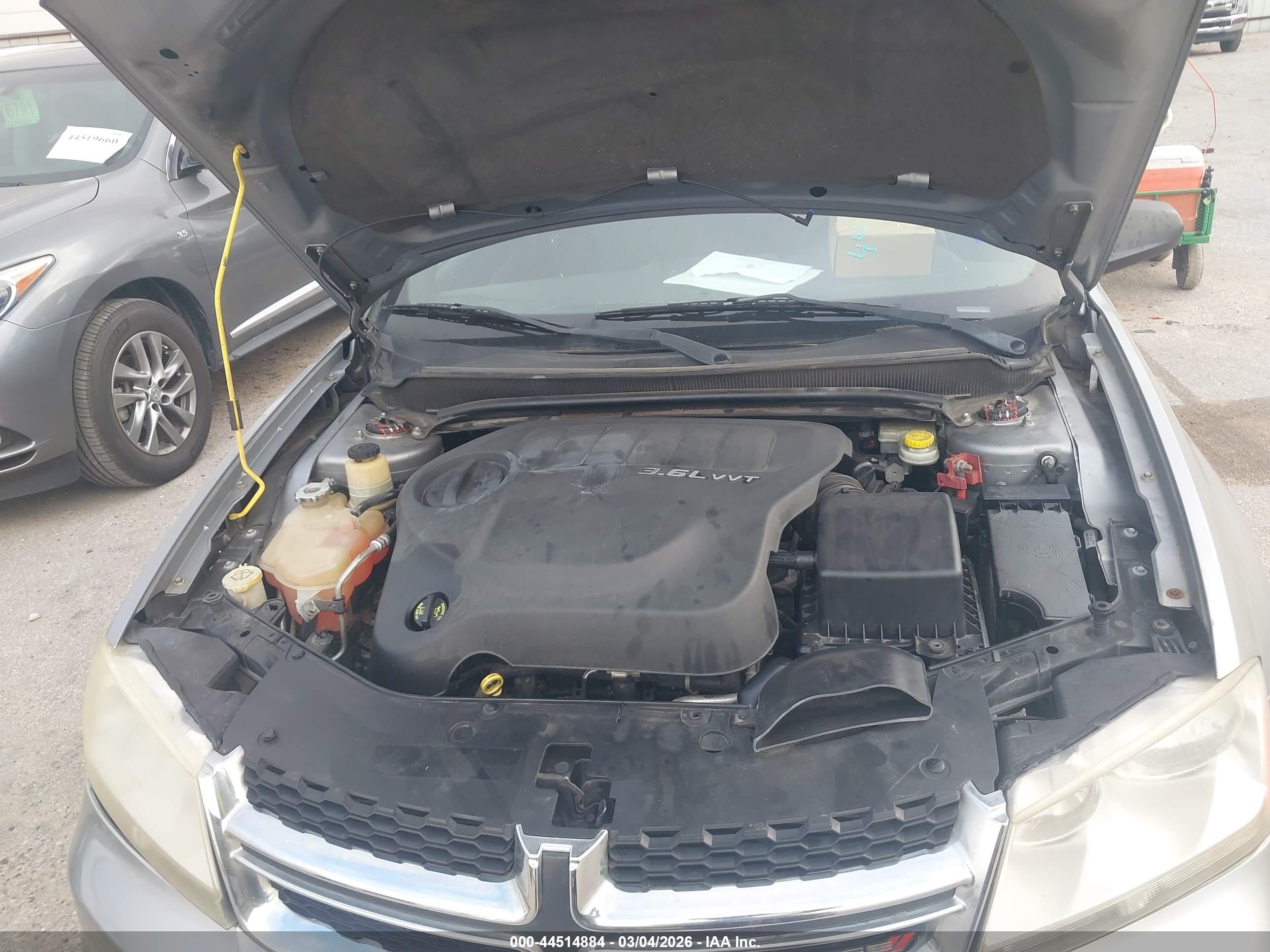 DODGE AVENGER image 10