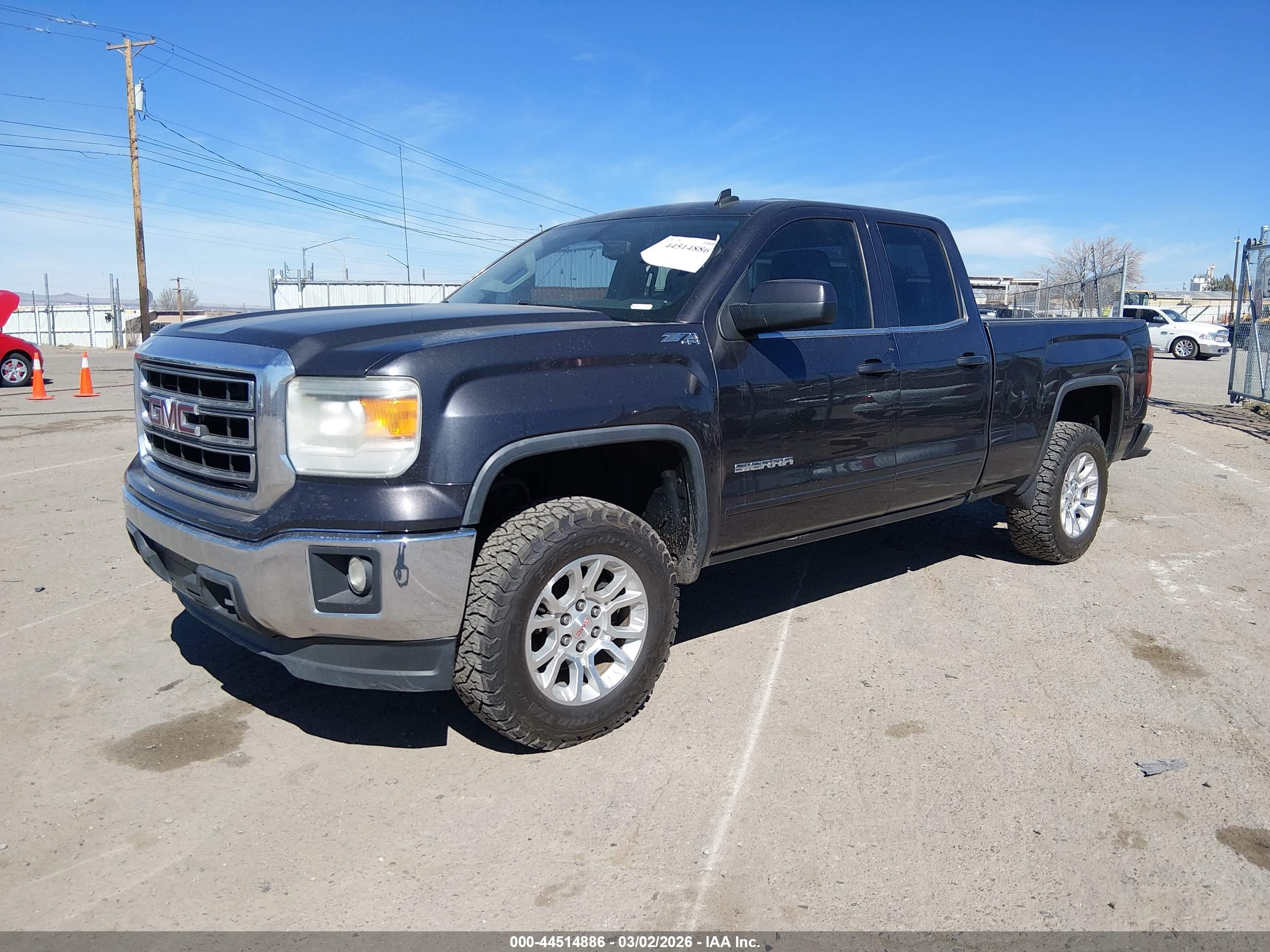 GMC SIERRA image 2