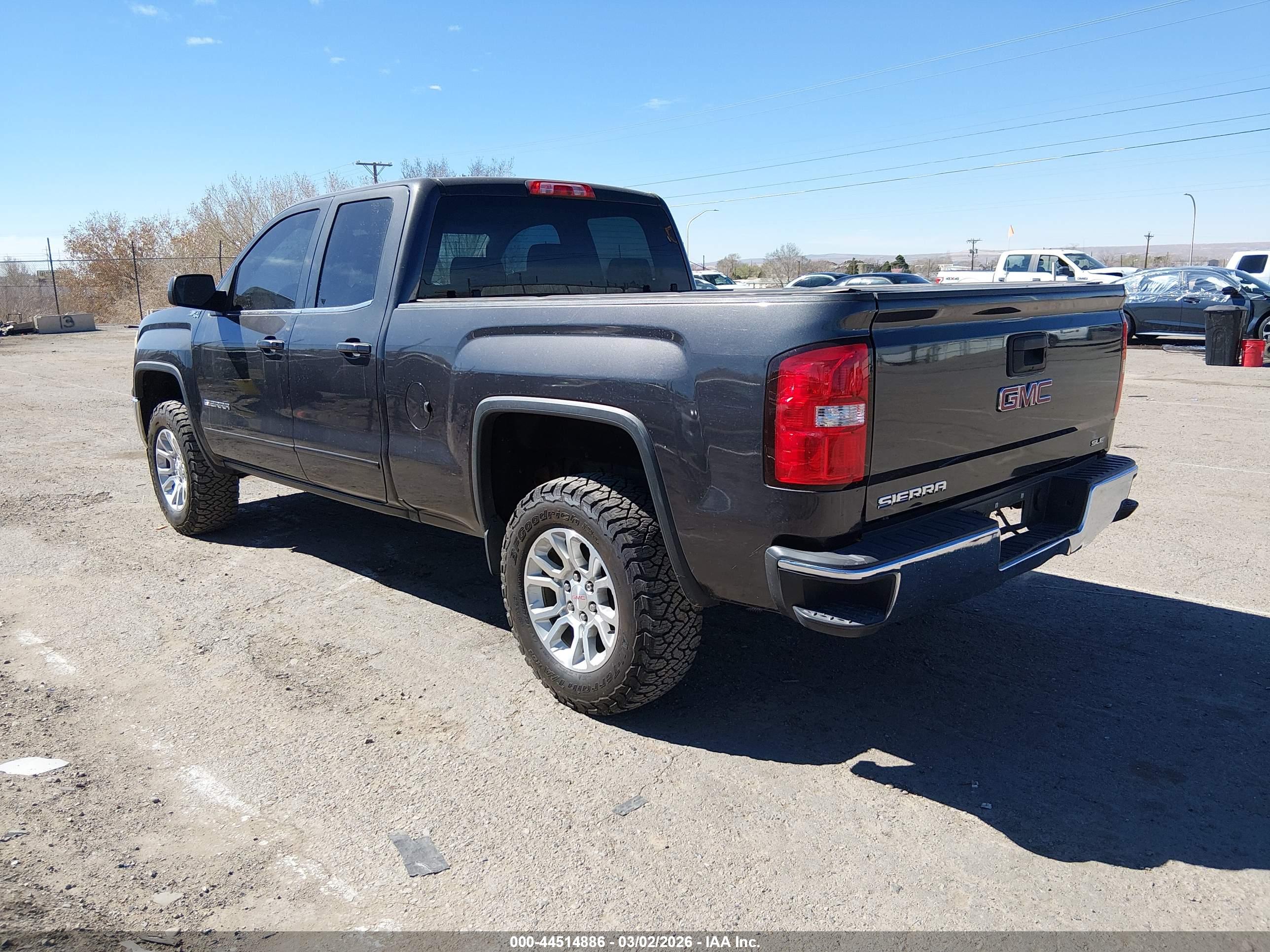 GMC SIERRA image 3
