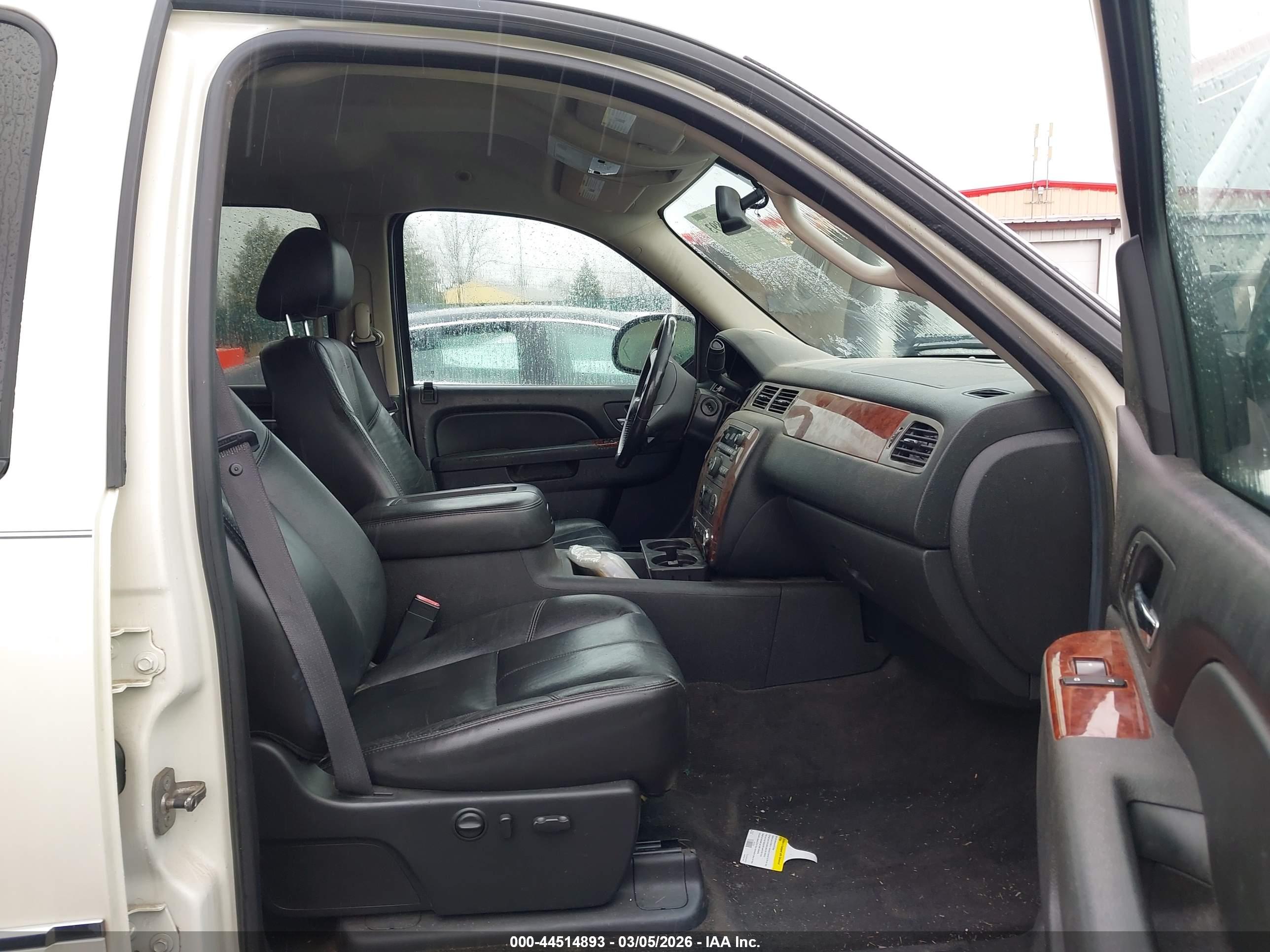 CHEVROLET SILVERADO image 5