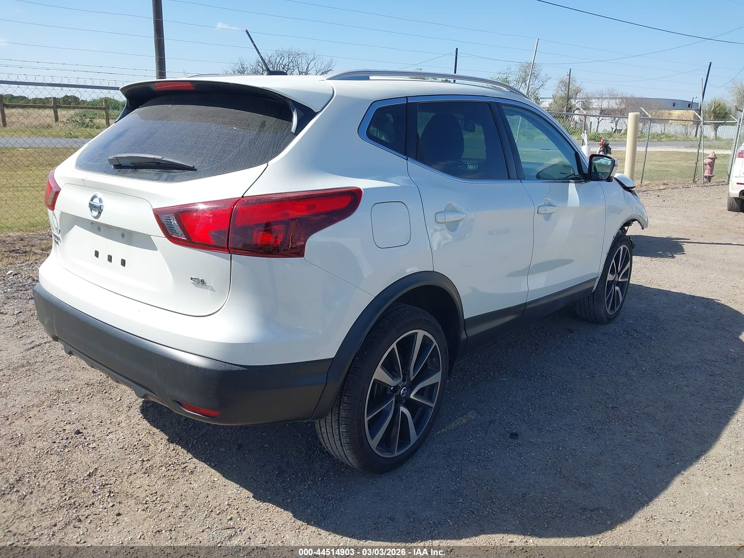 NISSAN ROGUE image 4