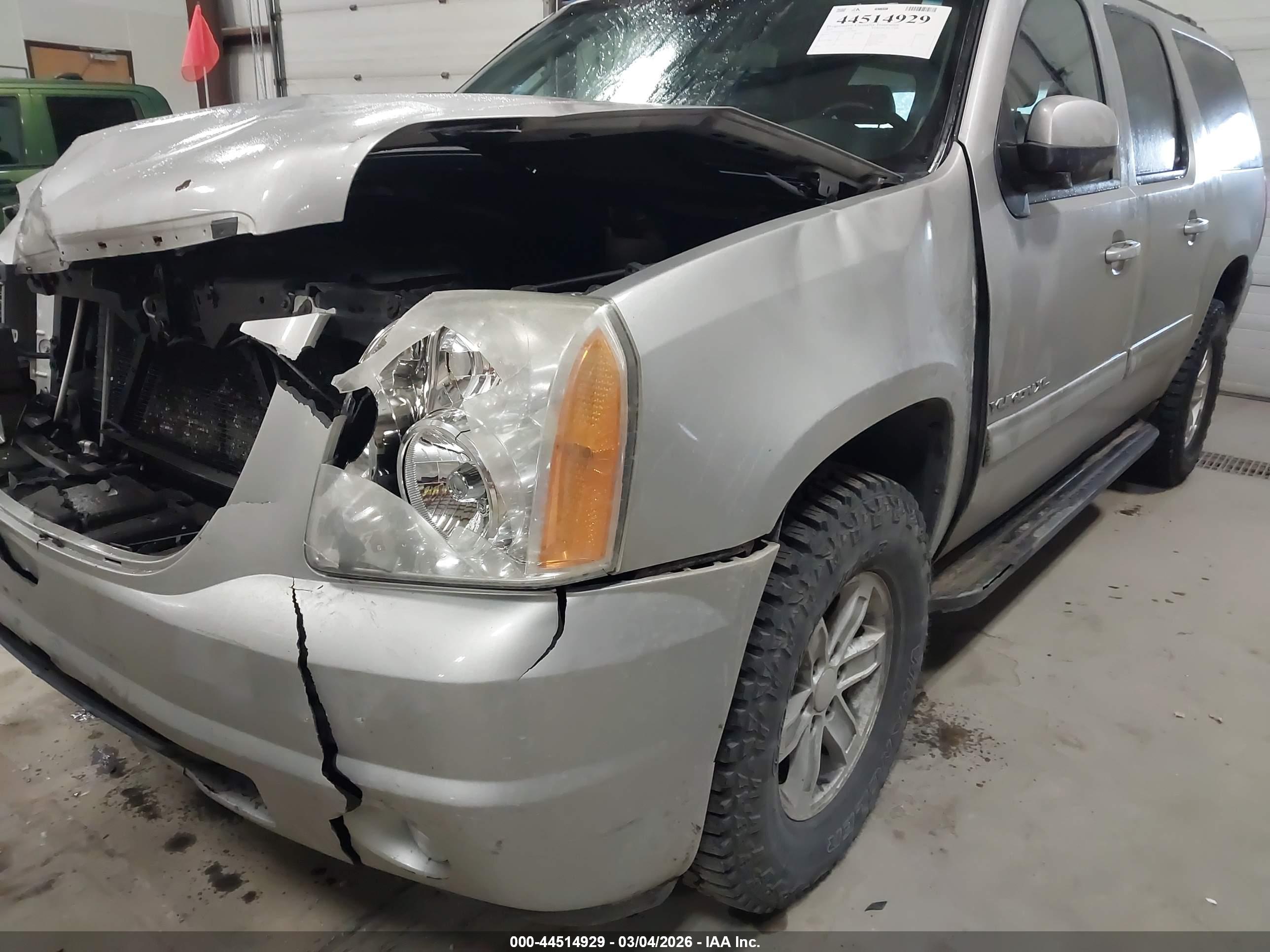 GMC YUKON image 6