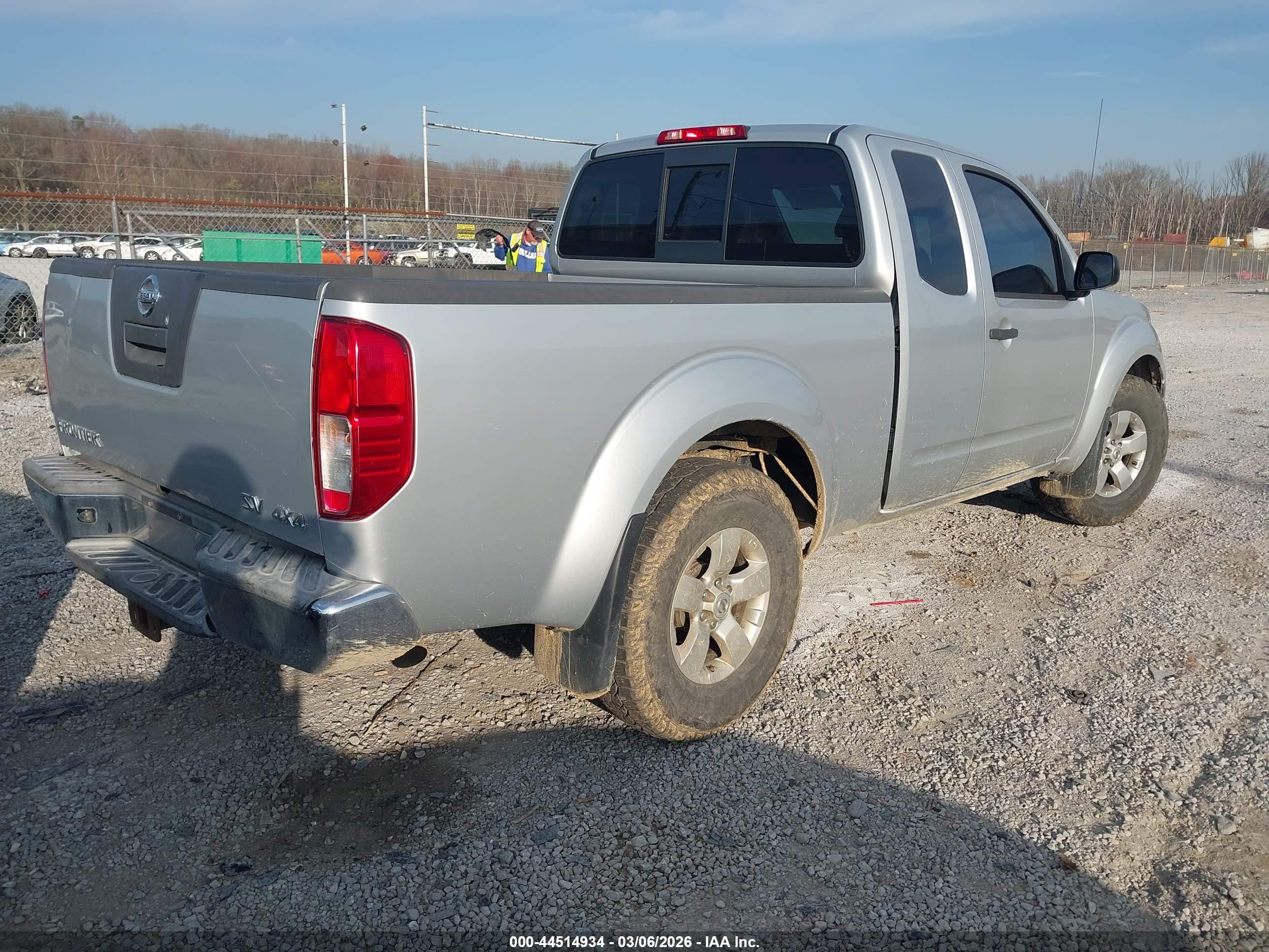 NISSAN FRONTIER image 4