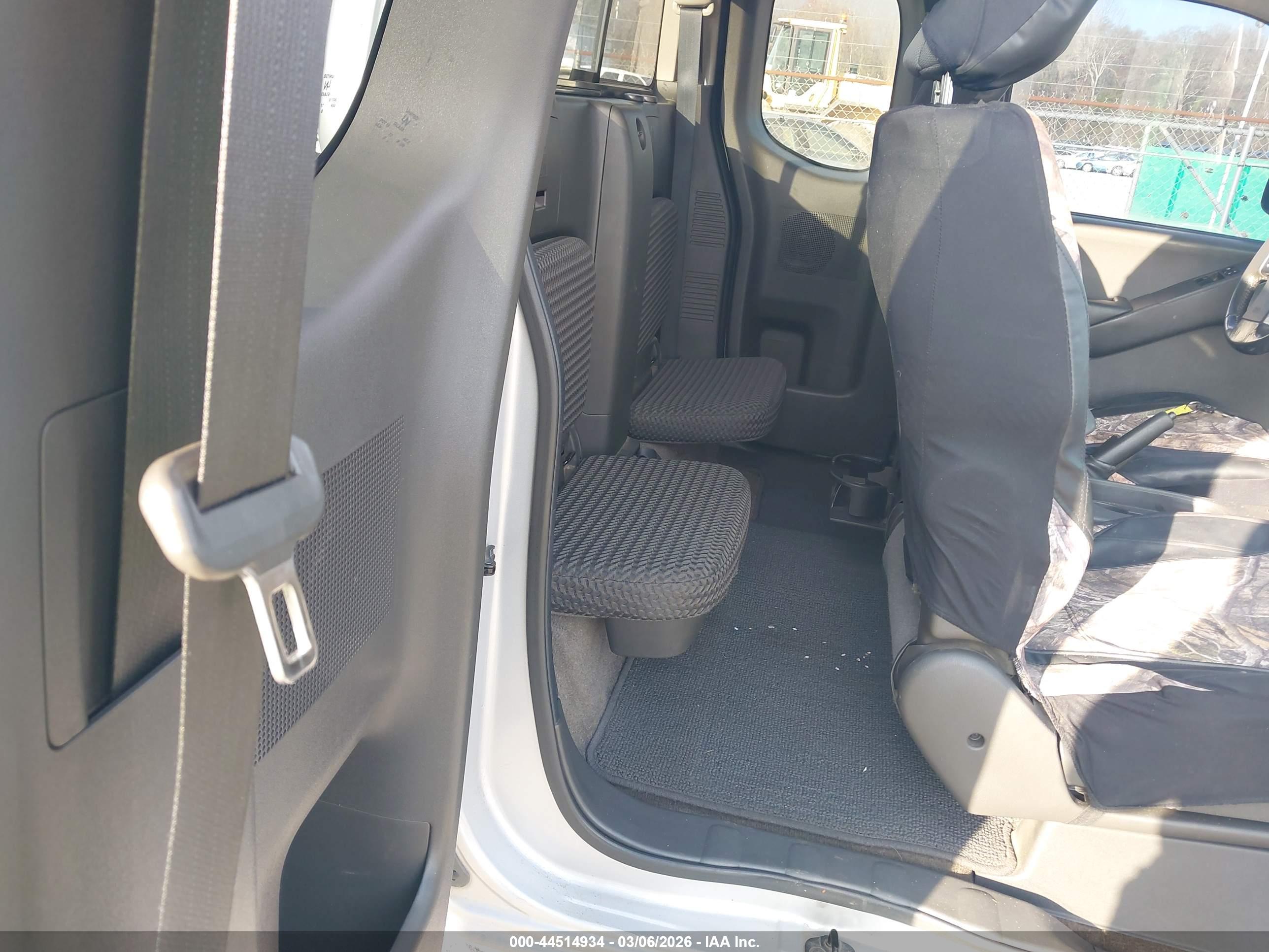NISSAN FRONTIER image 8