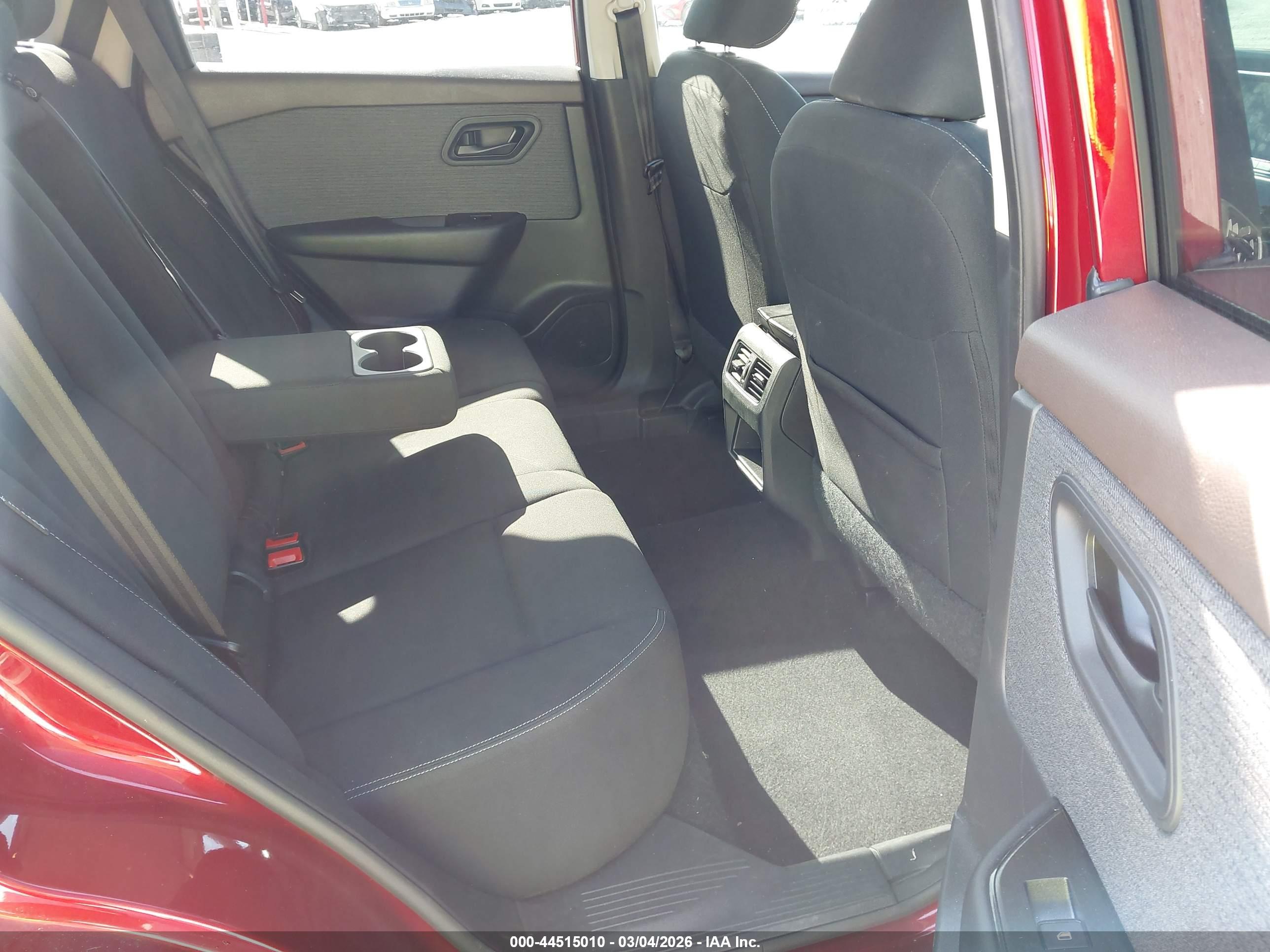 NISSAN ROGUE image 8