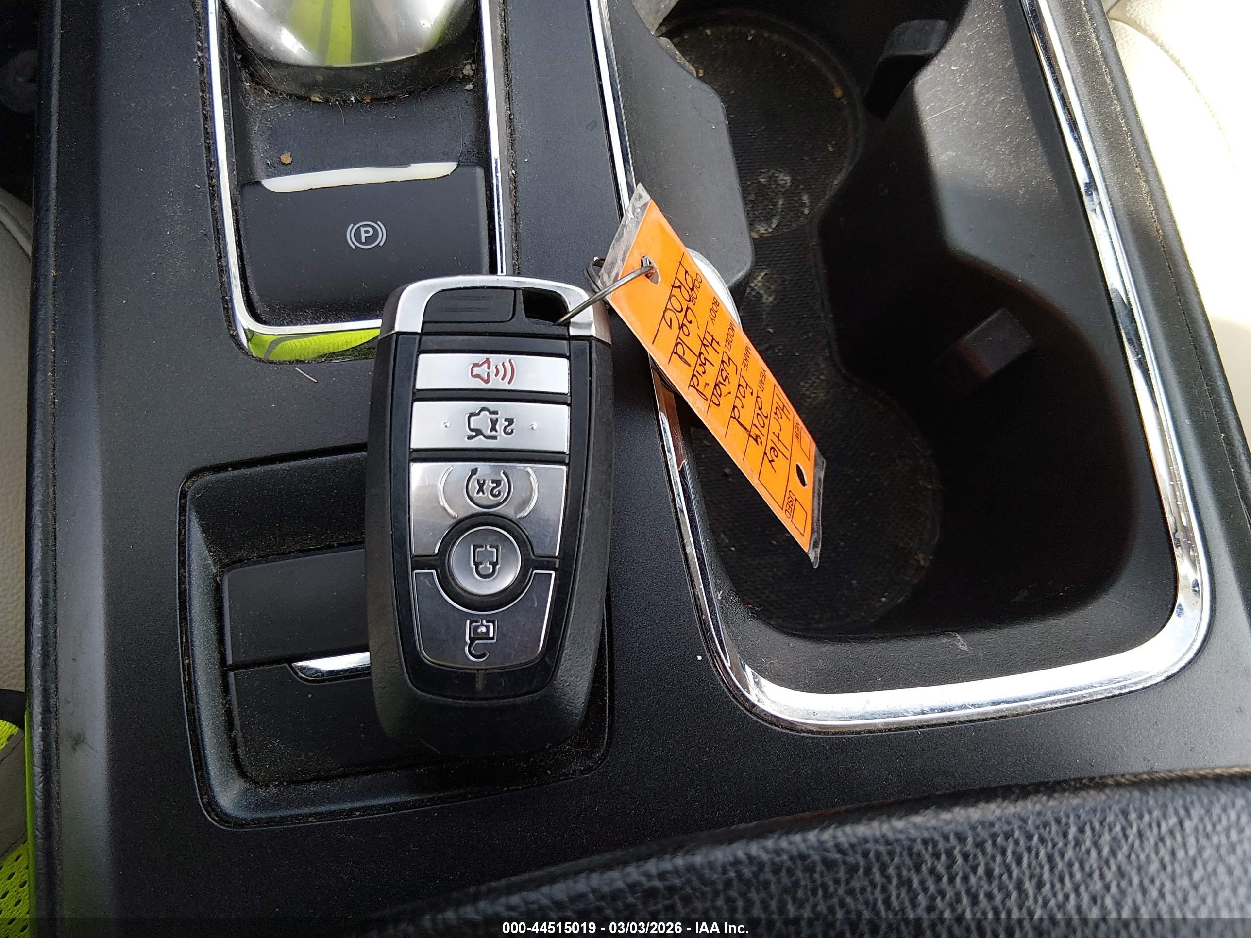 FORD FUSION image 11