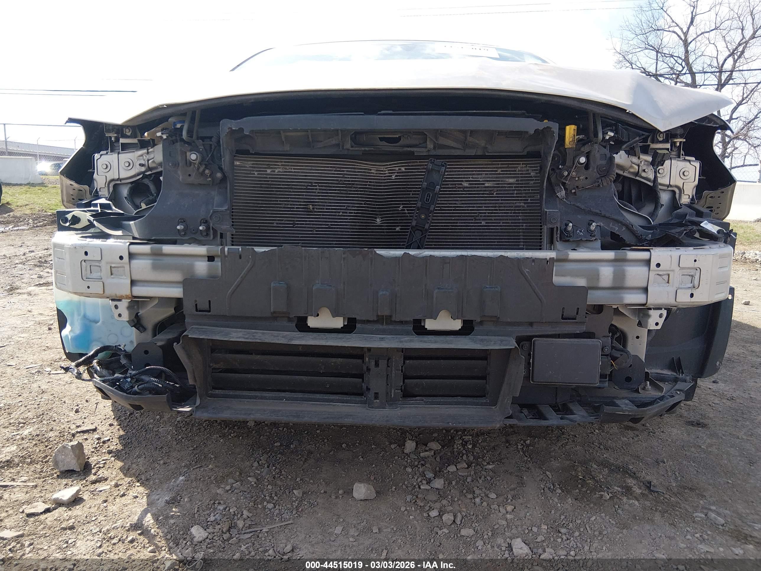 FORD FUSION image 6