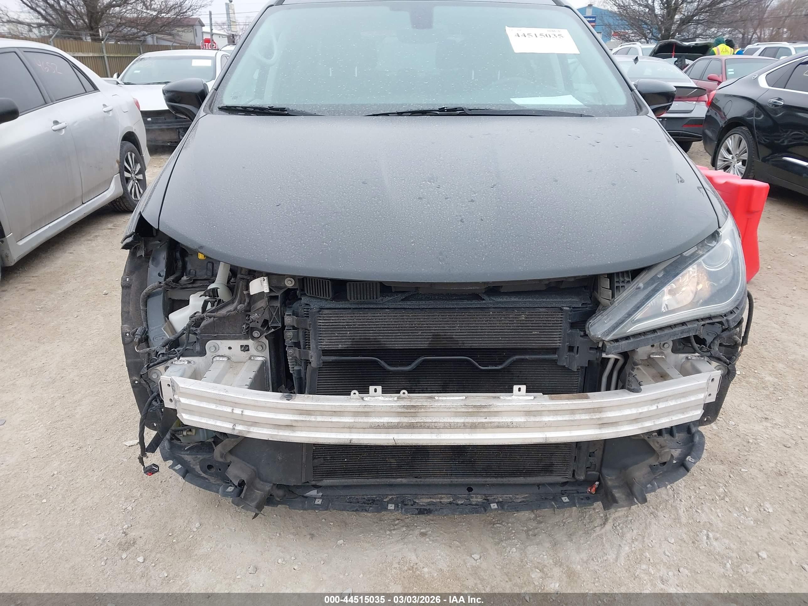 CHRYSLER PACIFICA image 6