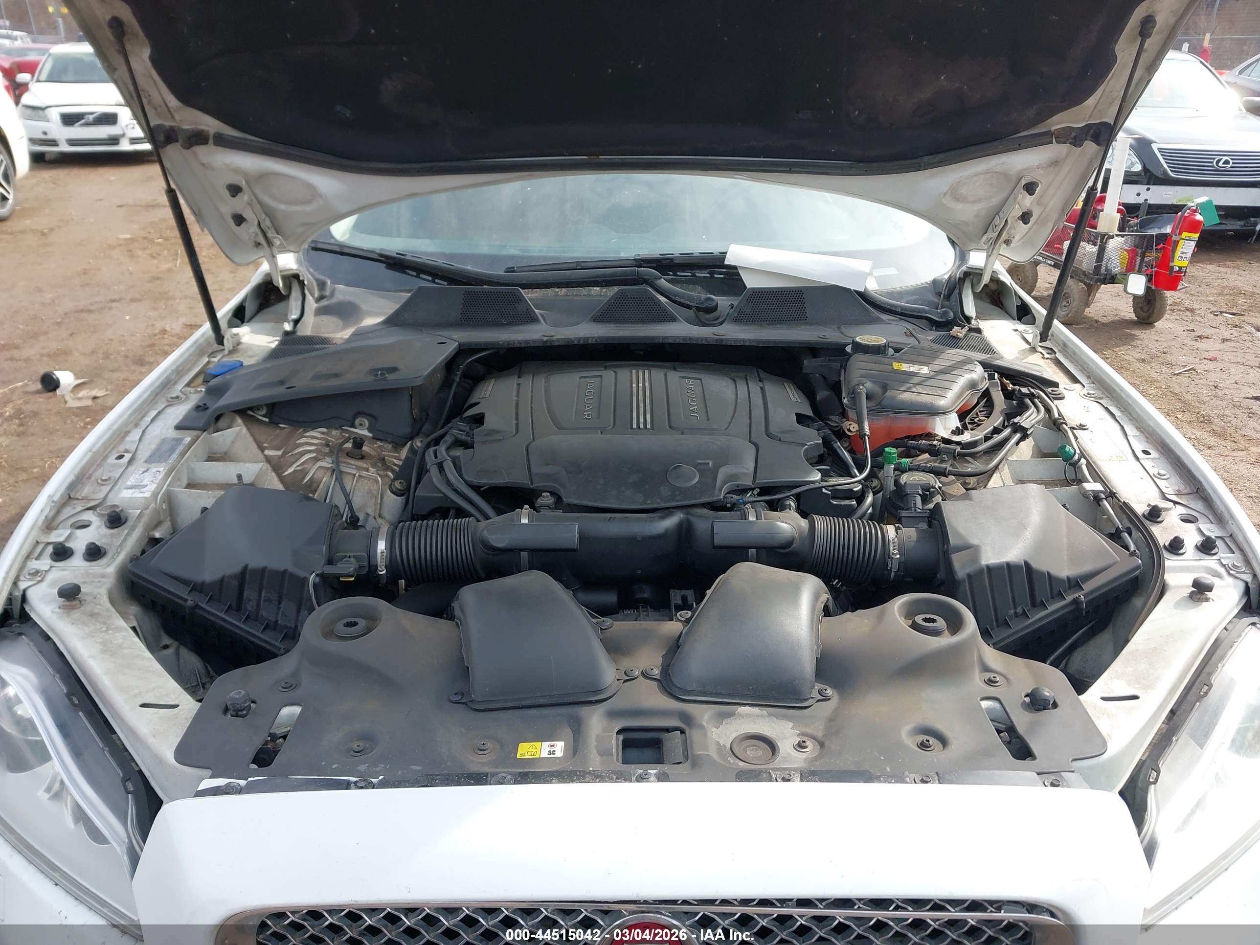 JAGUAR XJ image 10