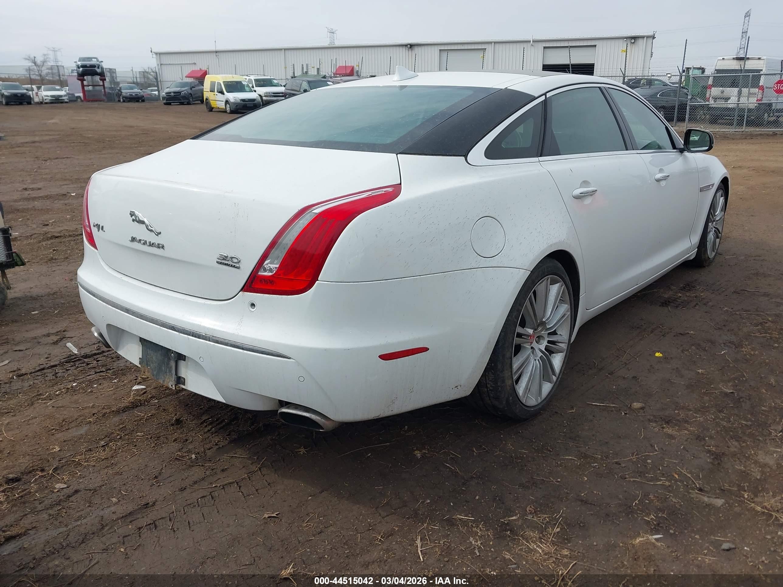 JAGUAR XJ image 4