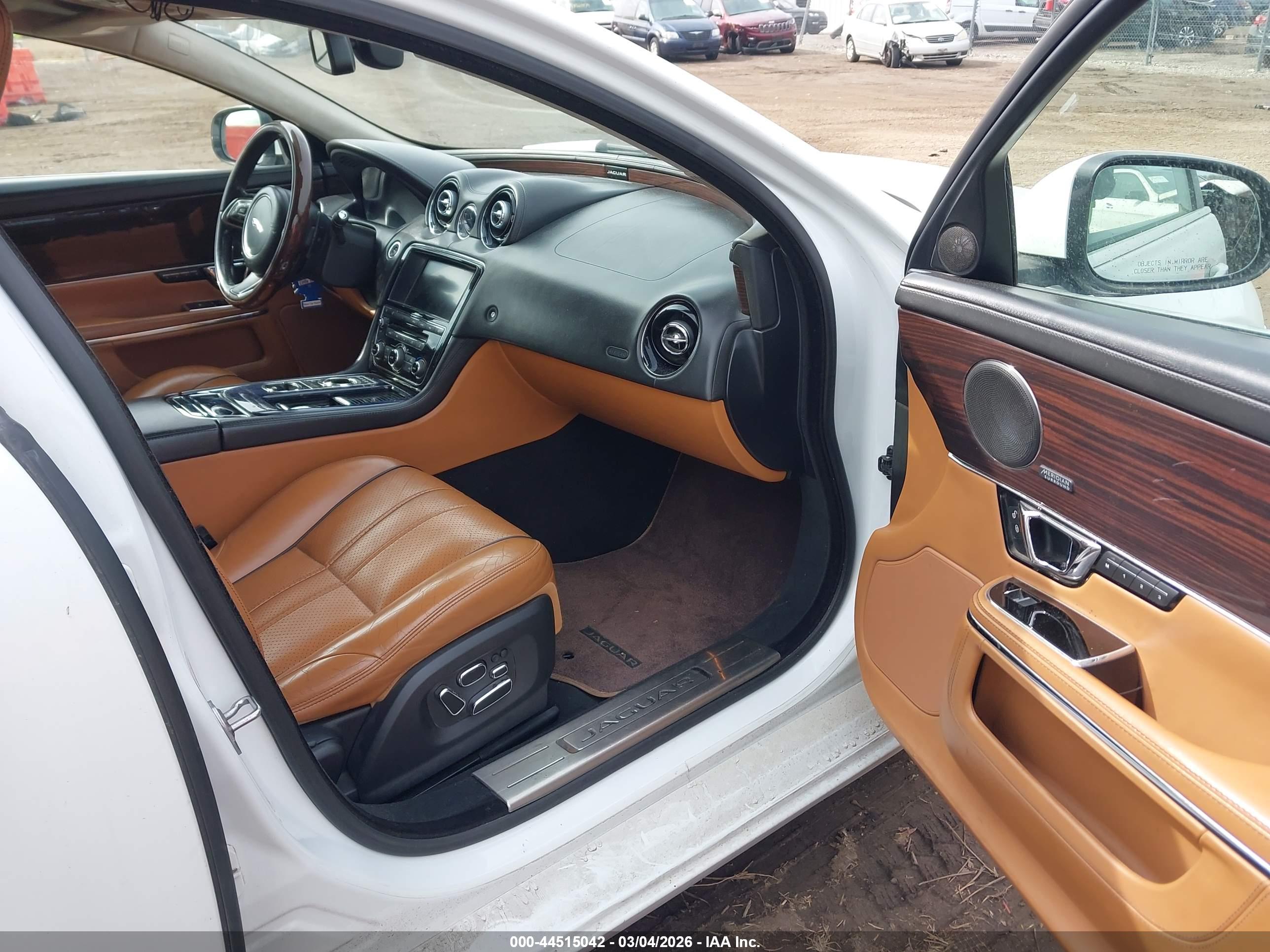 JAGUAR XJ image 5