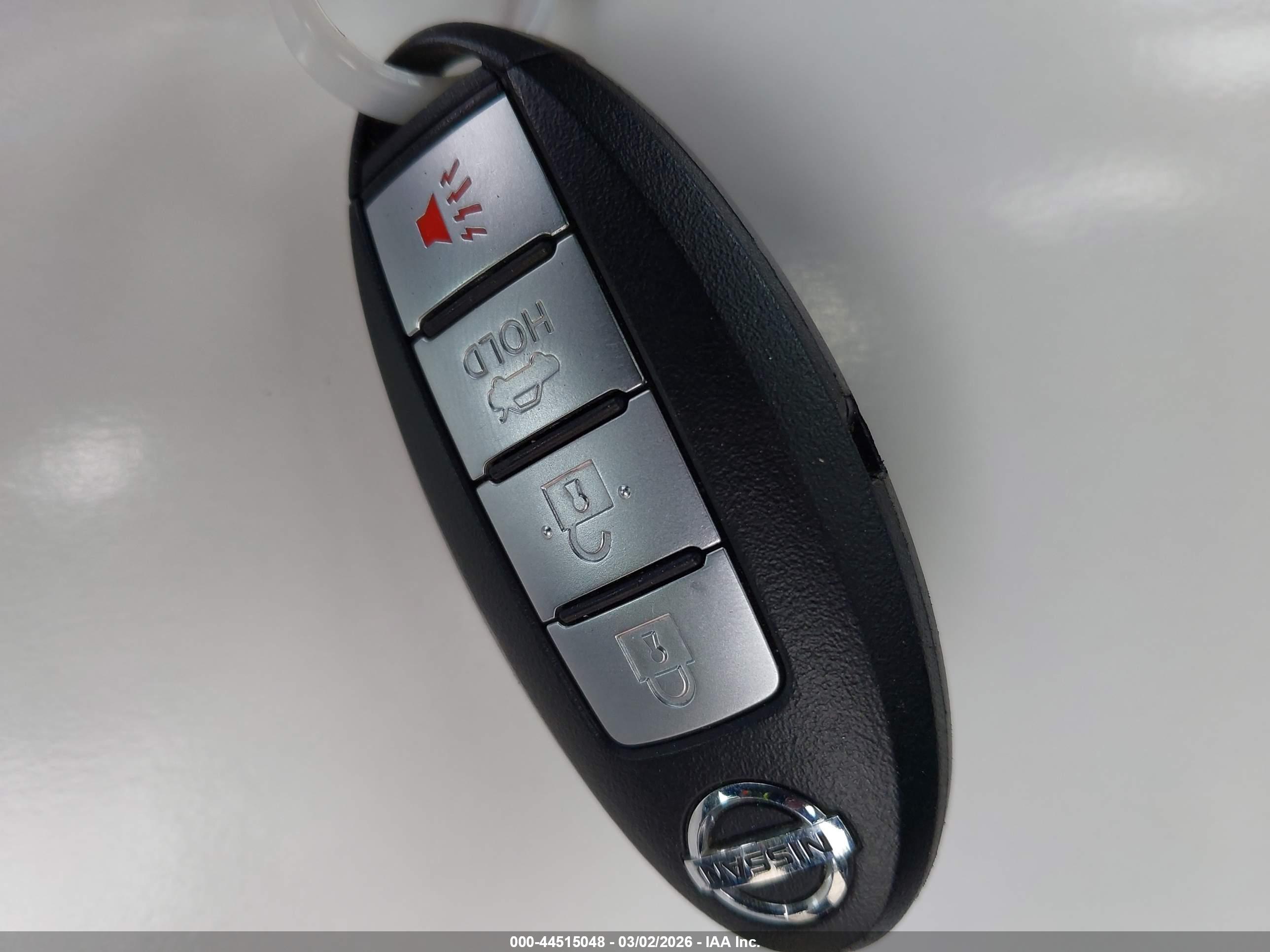 NISSAN MAXIMA image 11