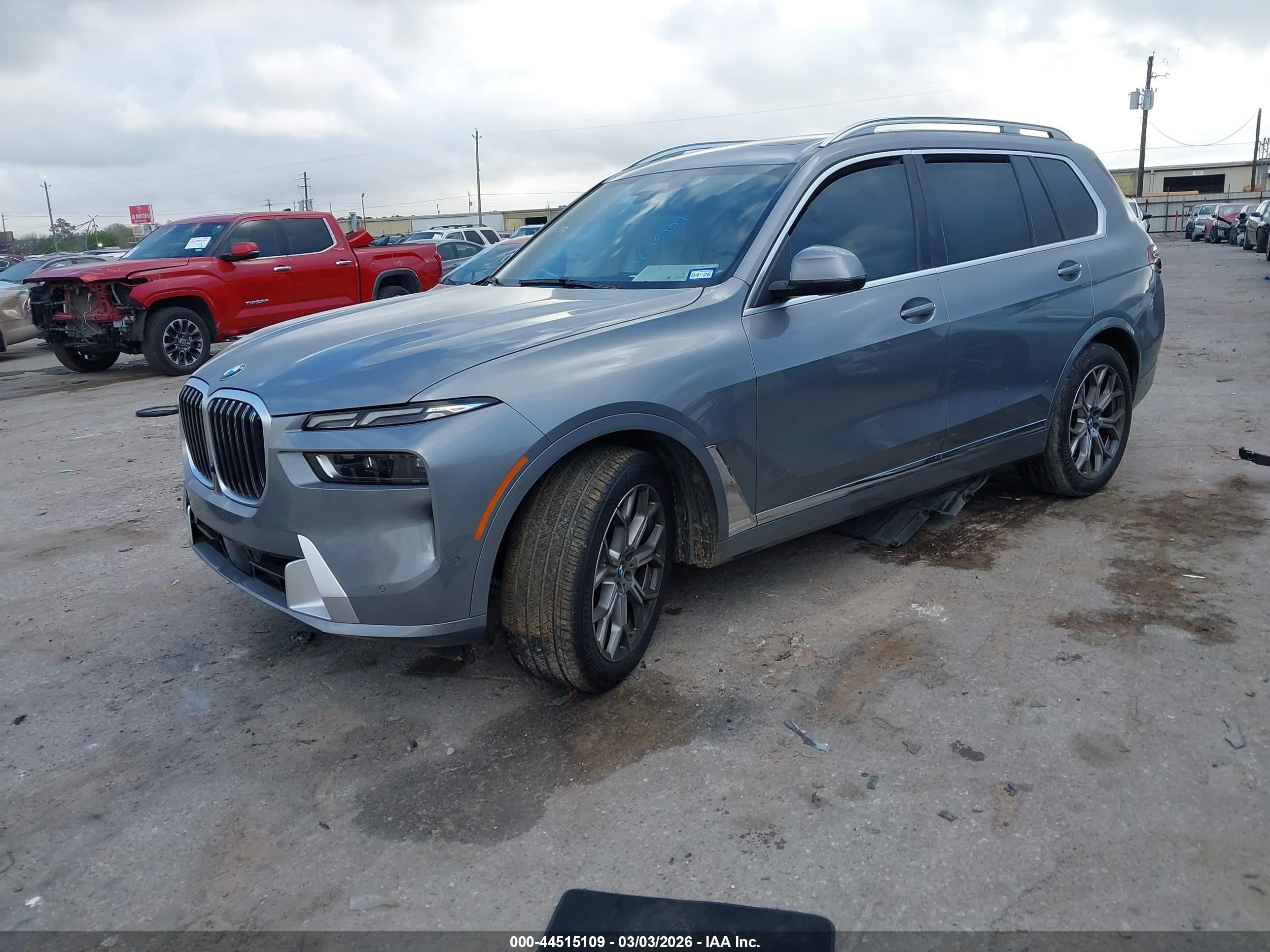 BMW X7 image 2