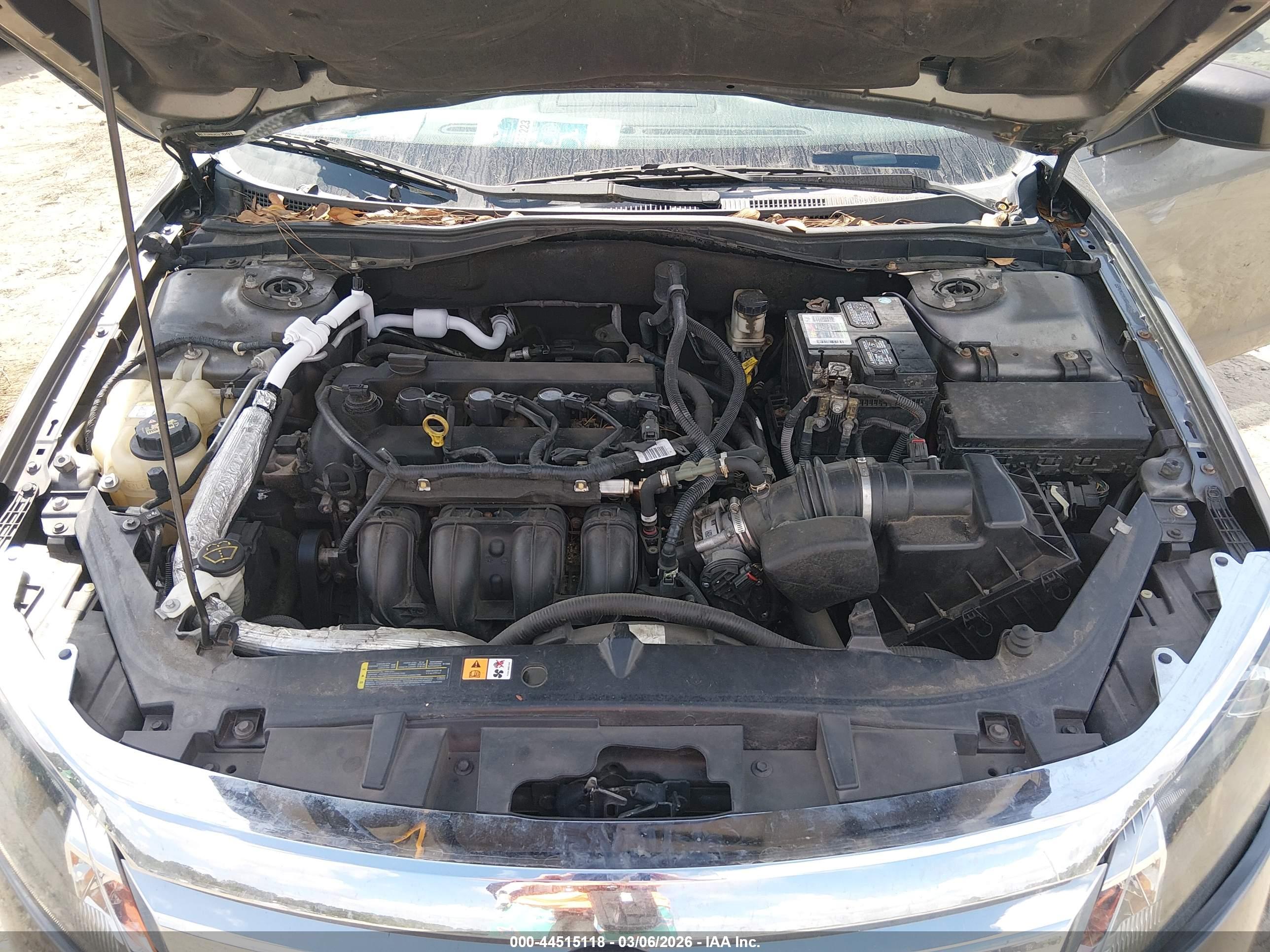FORD FUSION image 10