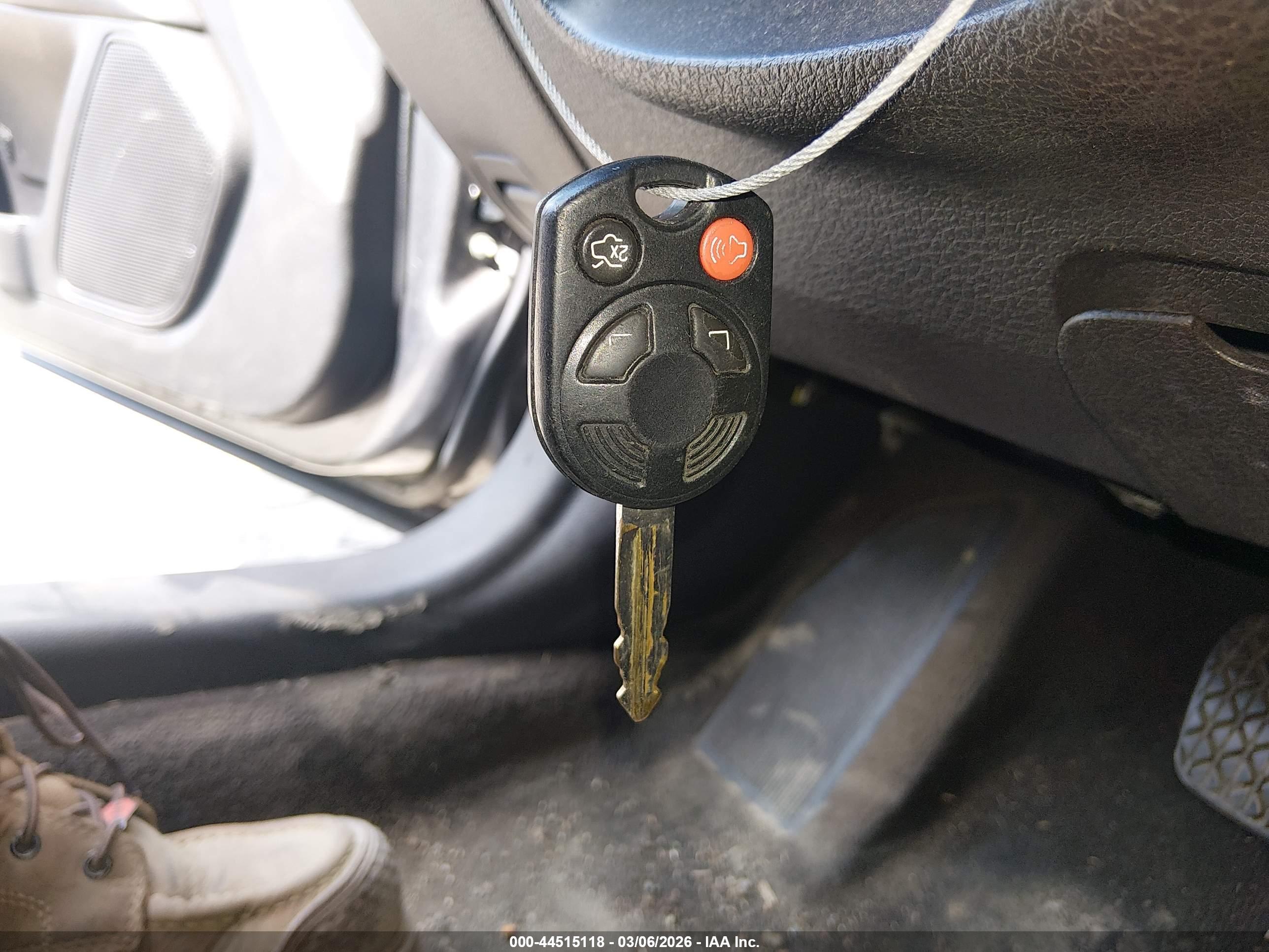 FORD FUSION image 11