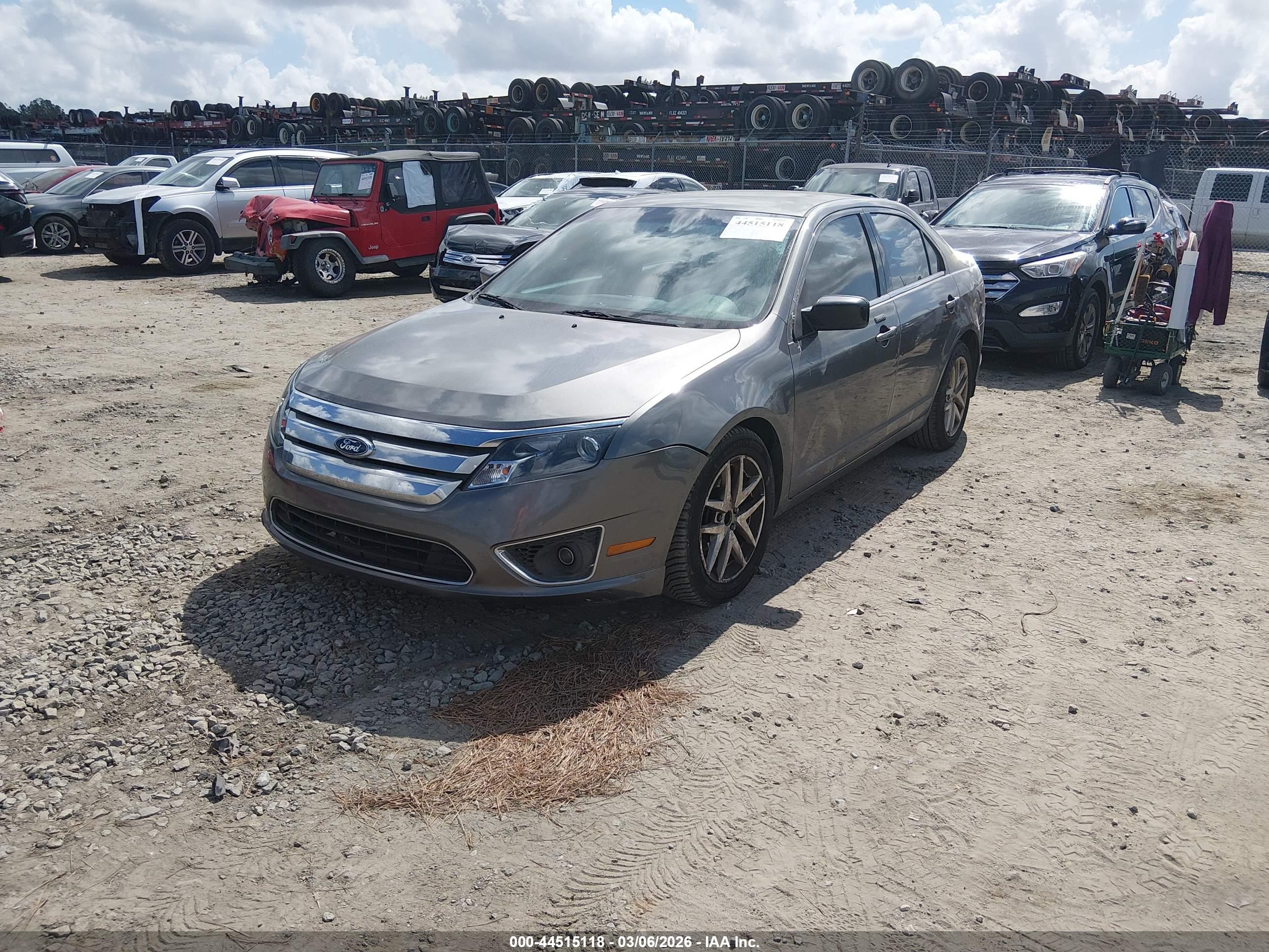 FORD FUSION image 2
