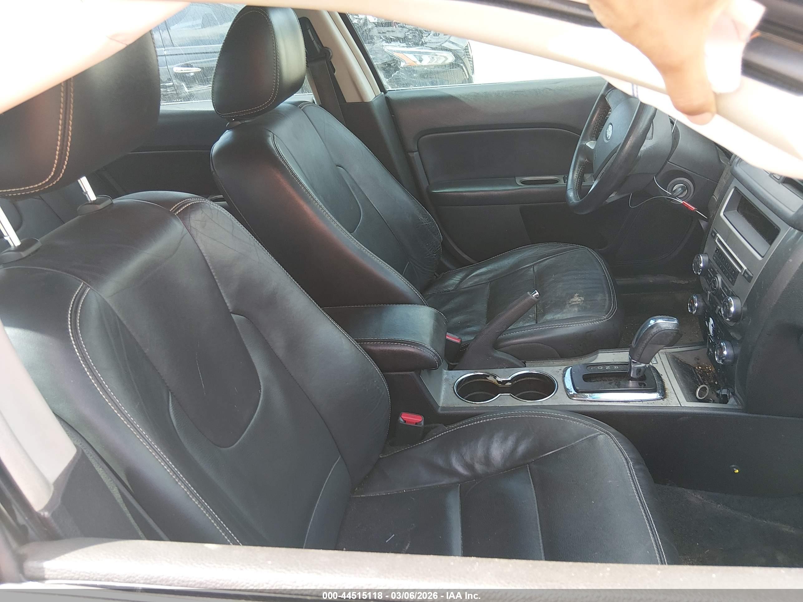 FORD FUSION image 5