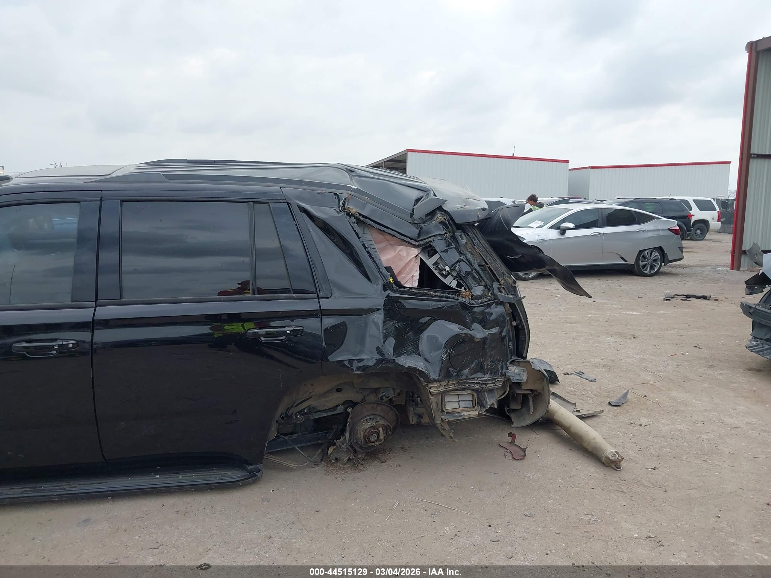 CHEVROLET TAHOE image 6