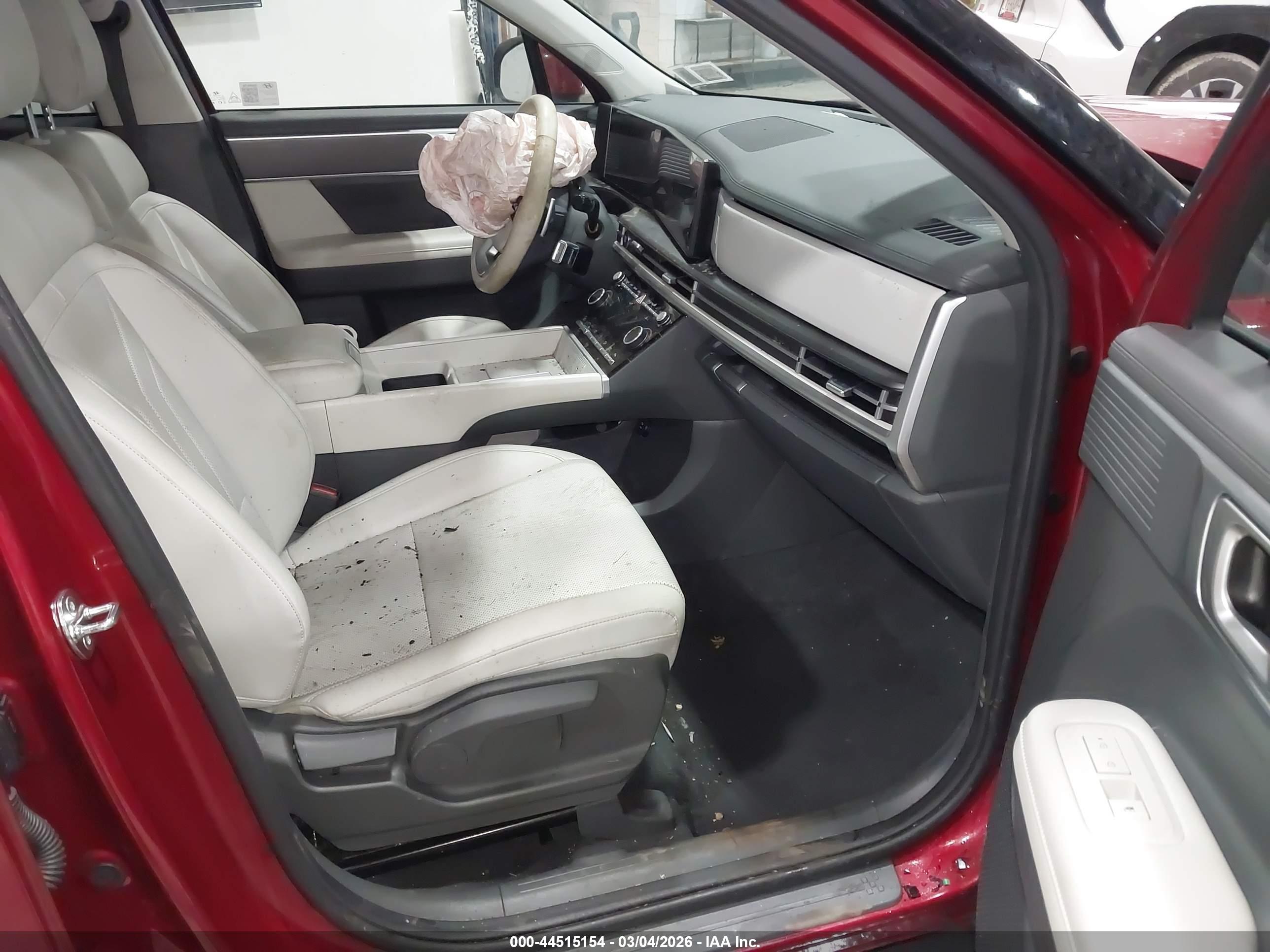 HYUNDAI SANTA image 5