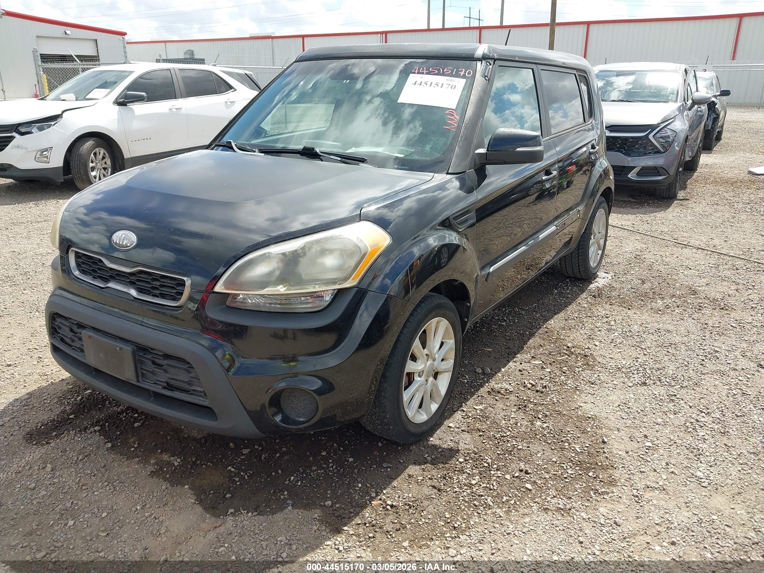 KIA SOUL image 2