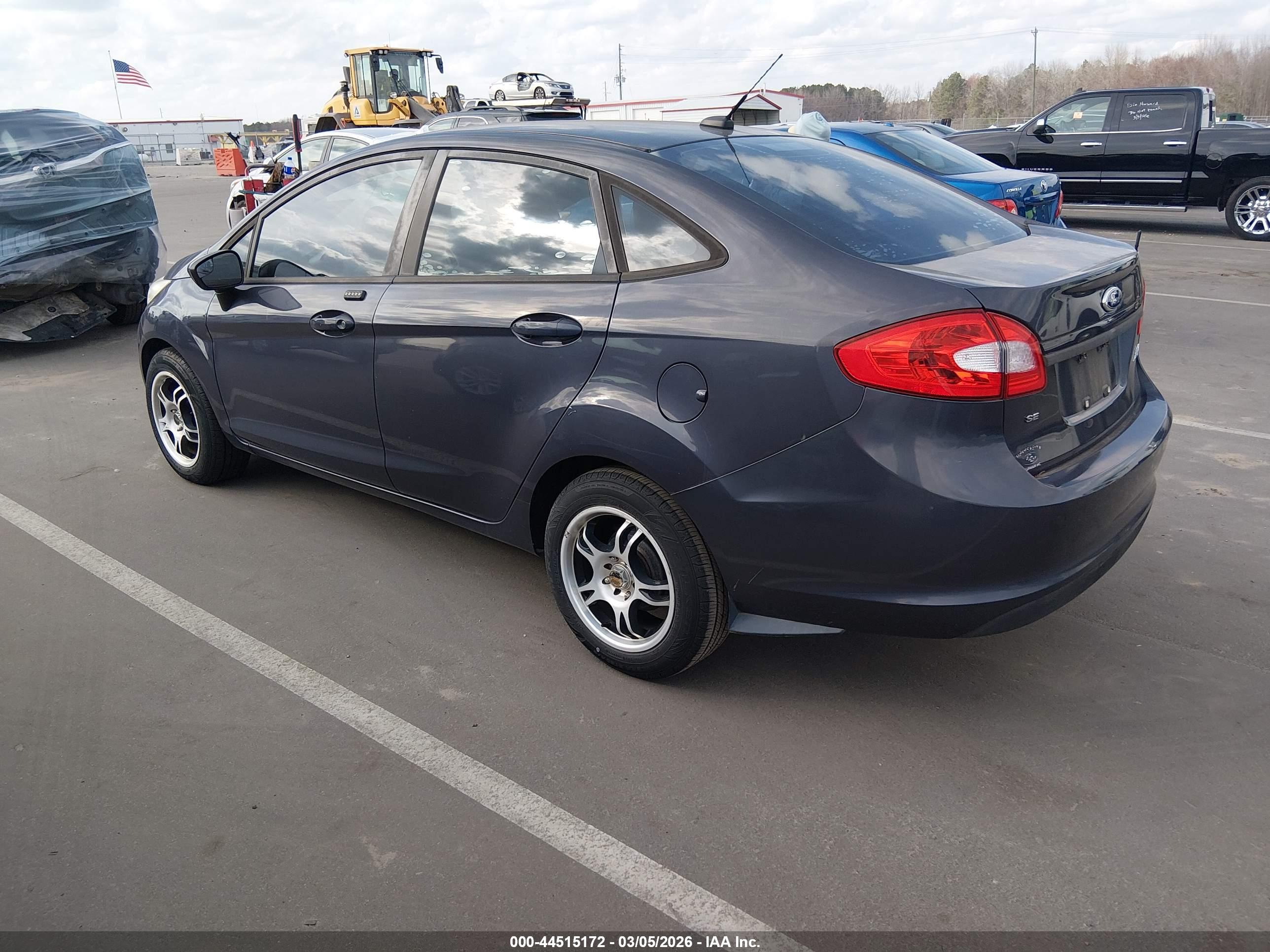 FORD FIESTA image 3
