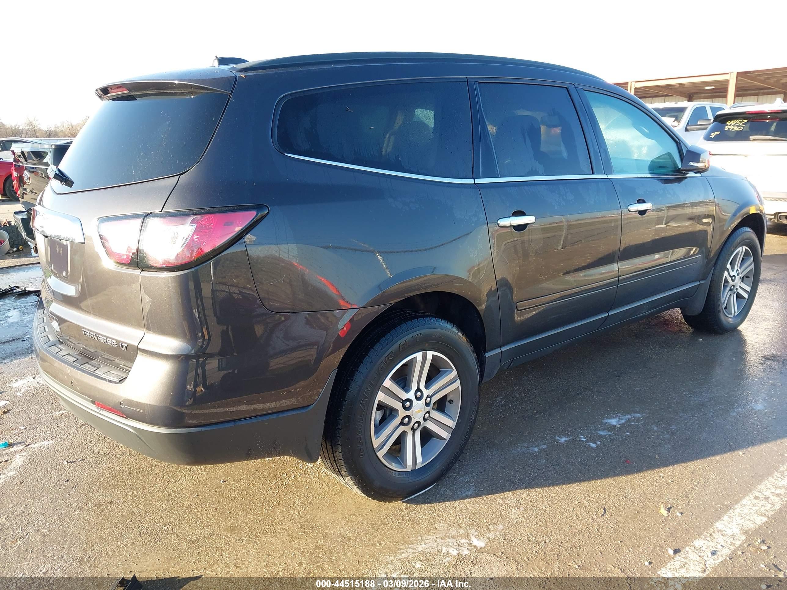 CHEVROLET TRAVERSE image 4