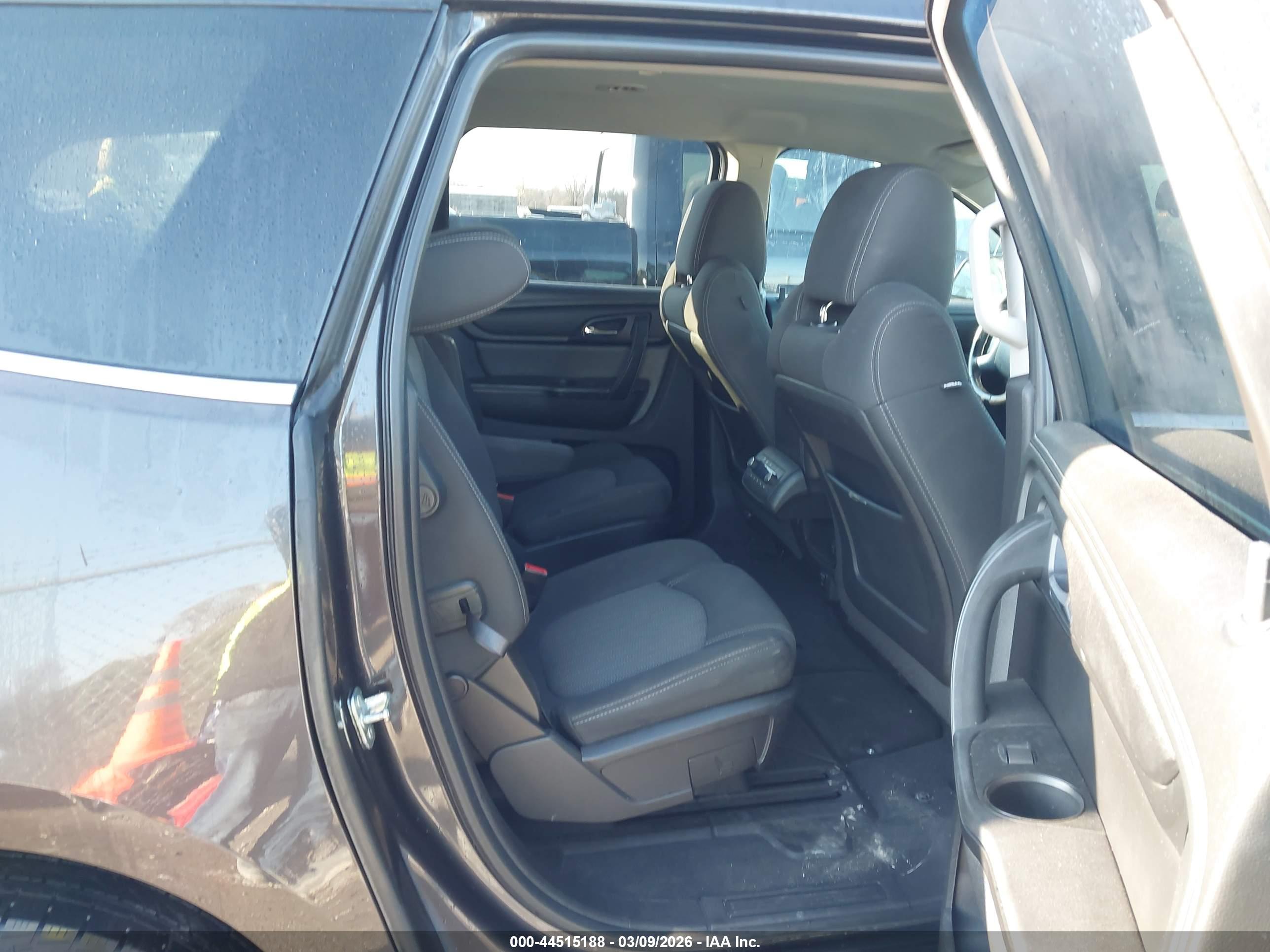 CHEVROLET TRAVERSE image 8