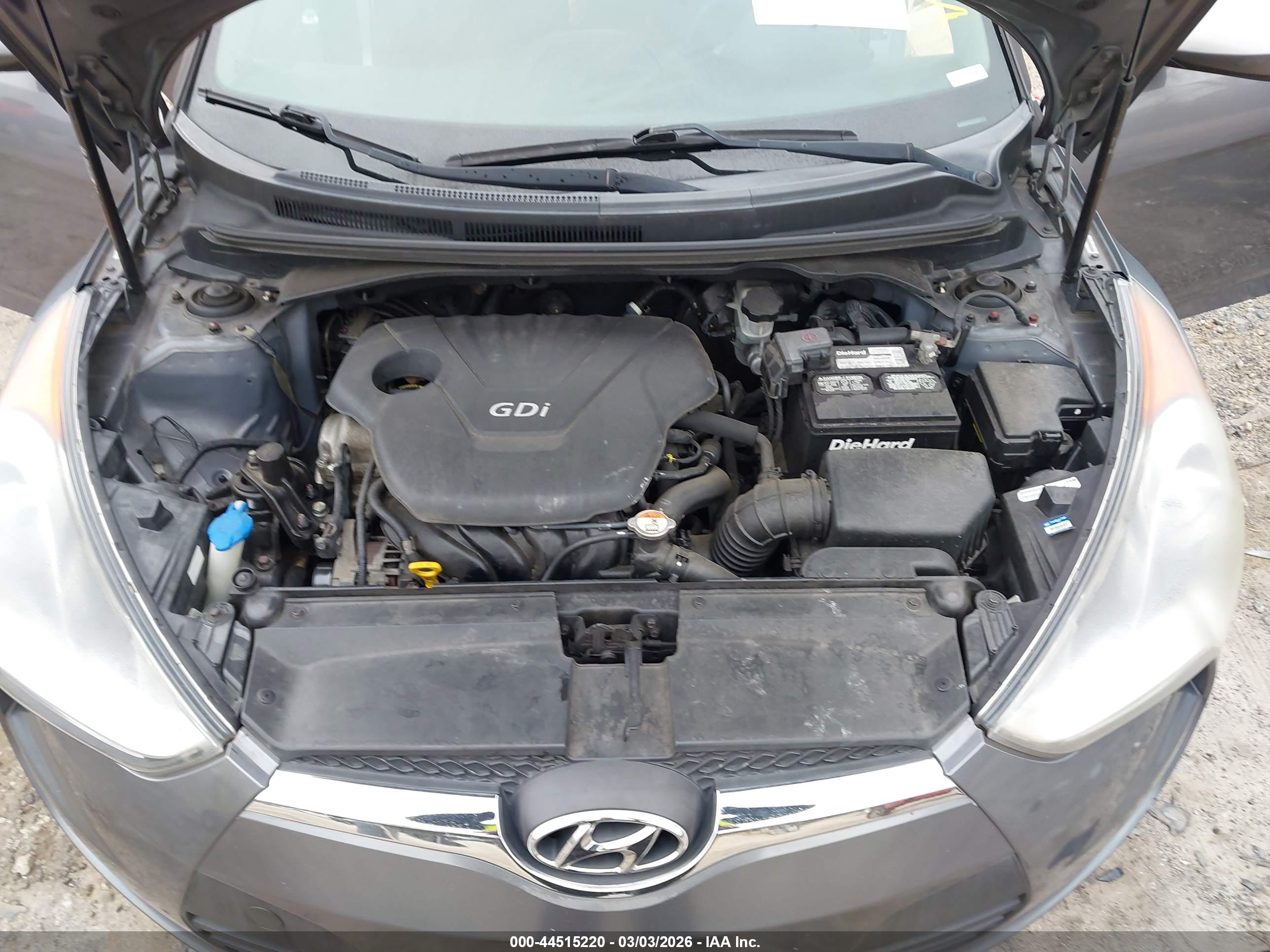 HYUNDAI VELOSTER image 10