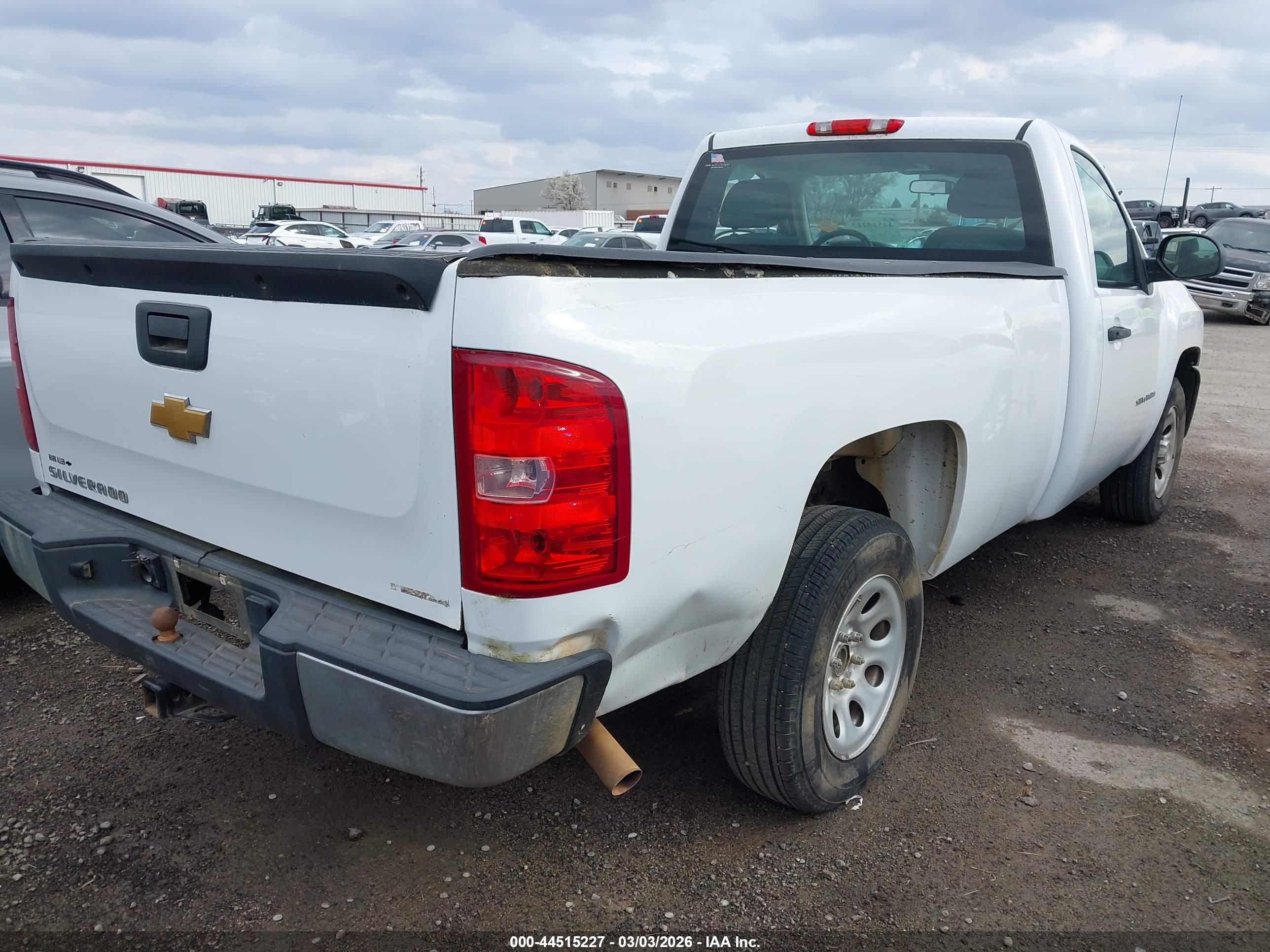 CHEVROLET SILVERADO image 4