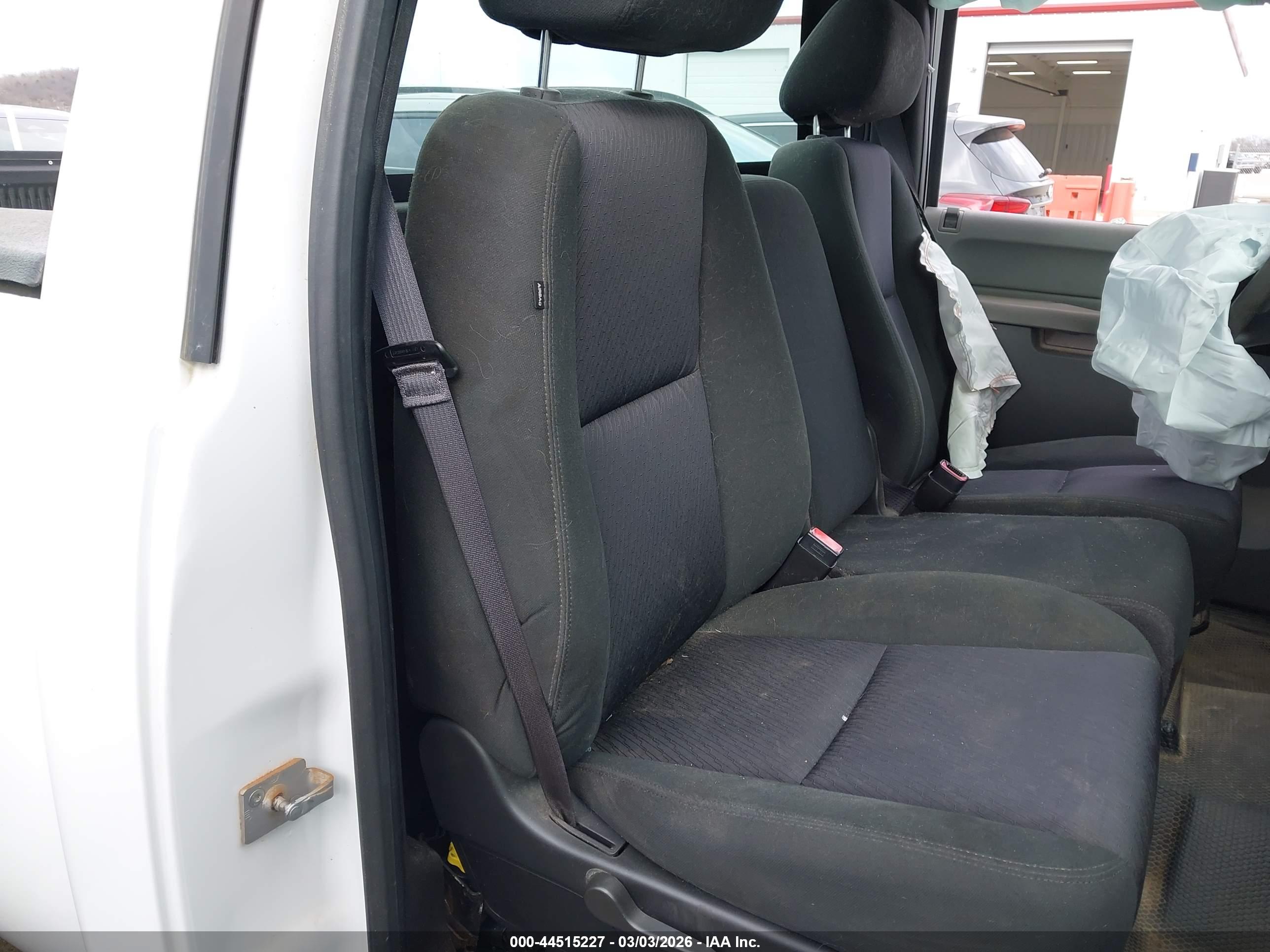 CHEVROLET SILVERADO image 8