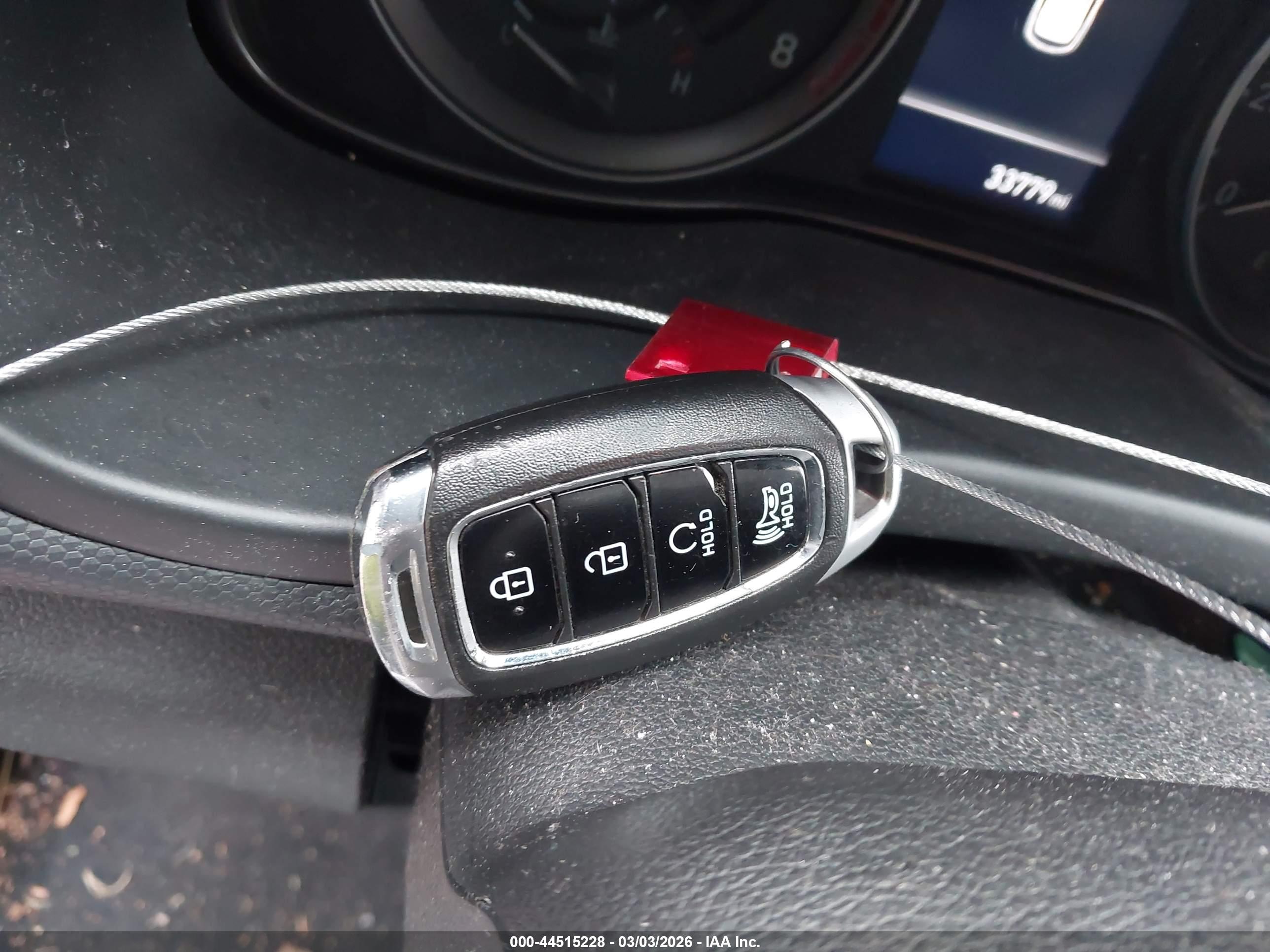 HYUNDAI KONA image 11