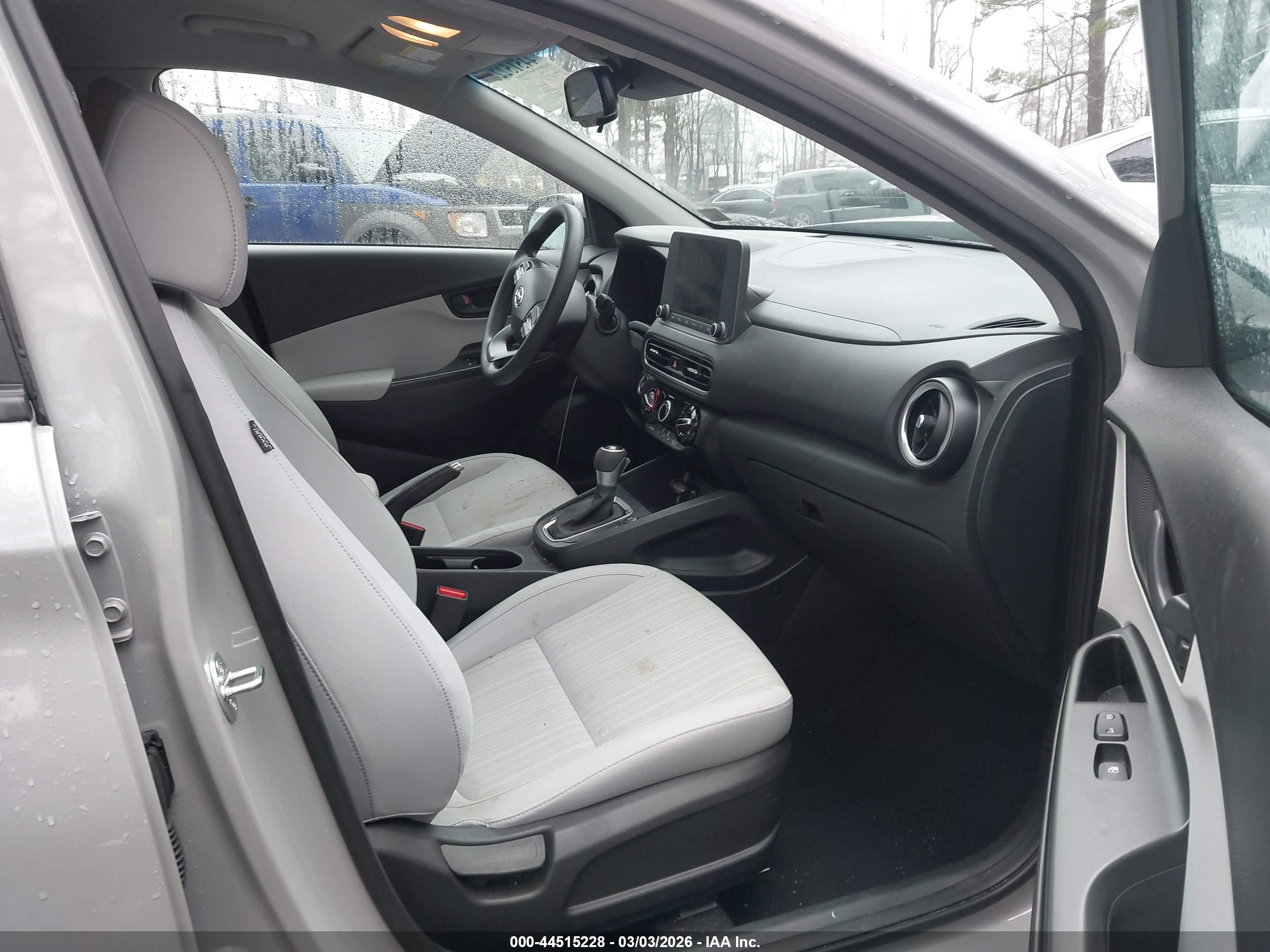 HYUNDAI KONA image 5