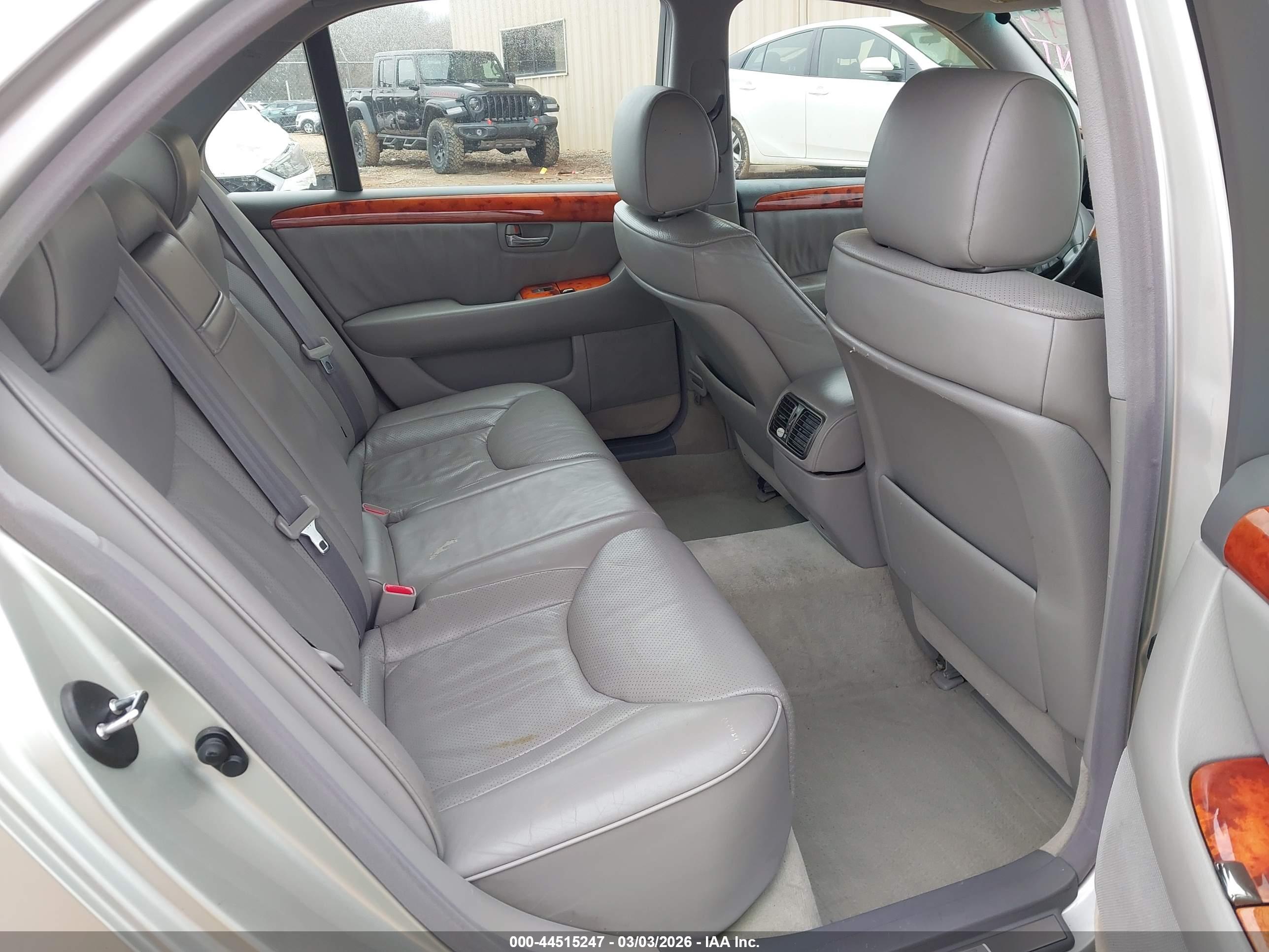 LEXUS LS image 8