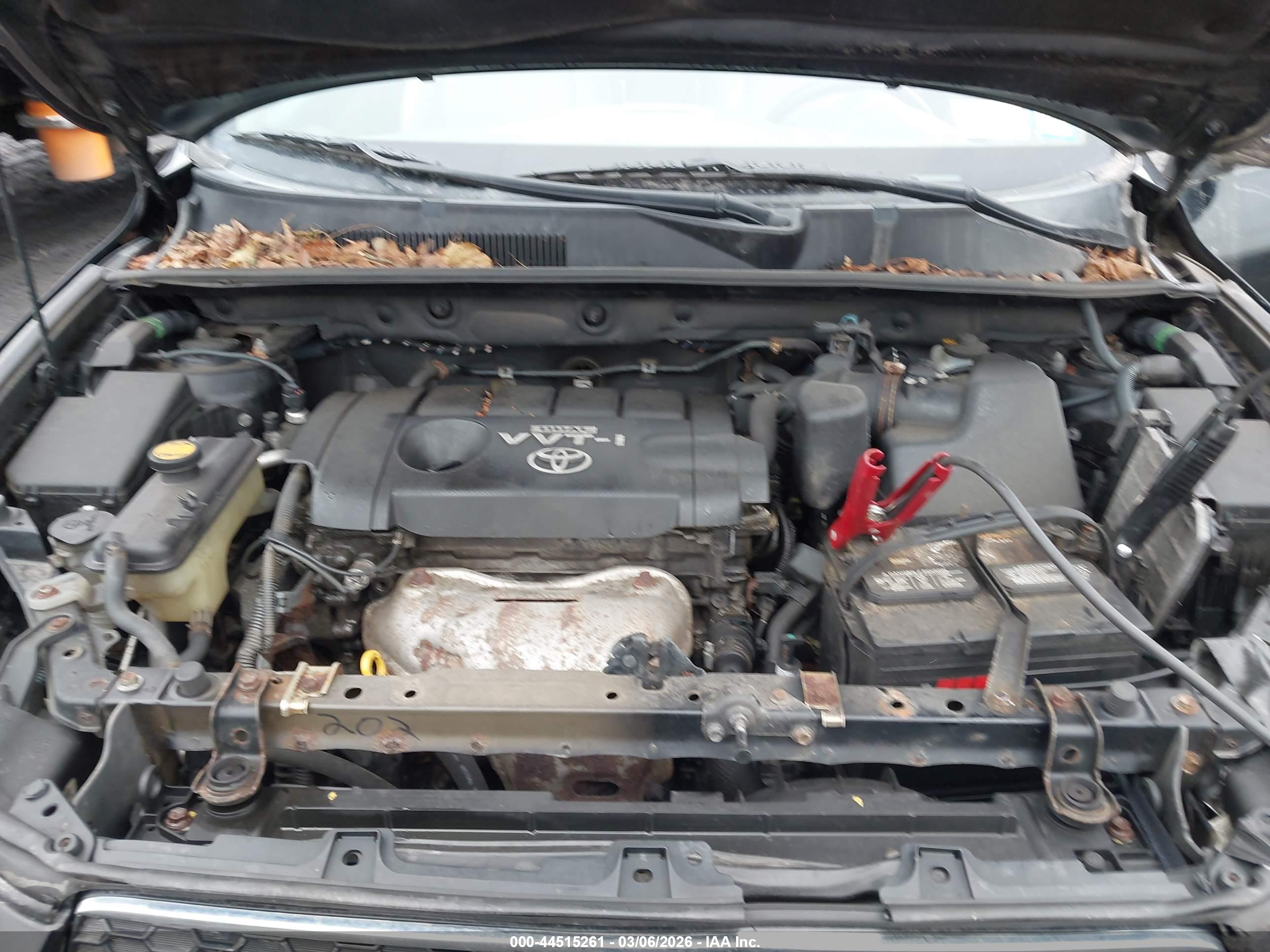 TOYOTA RAV4 image 10