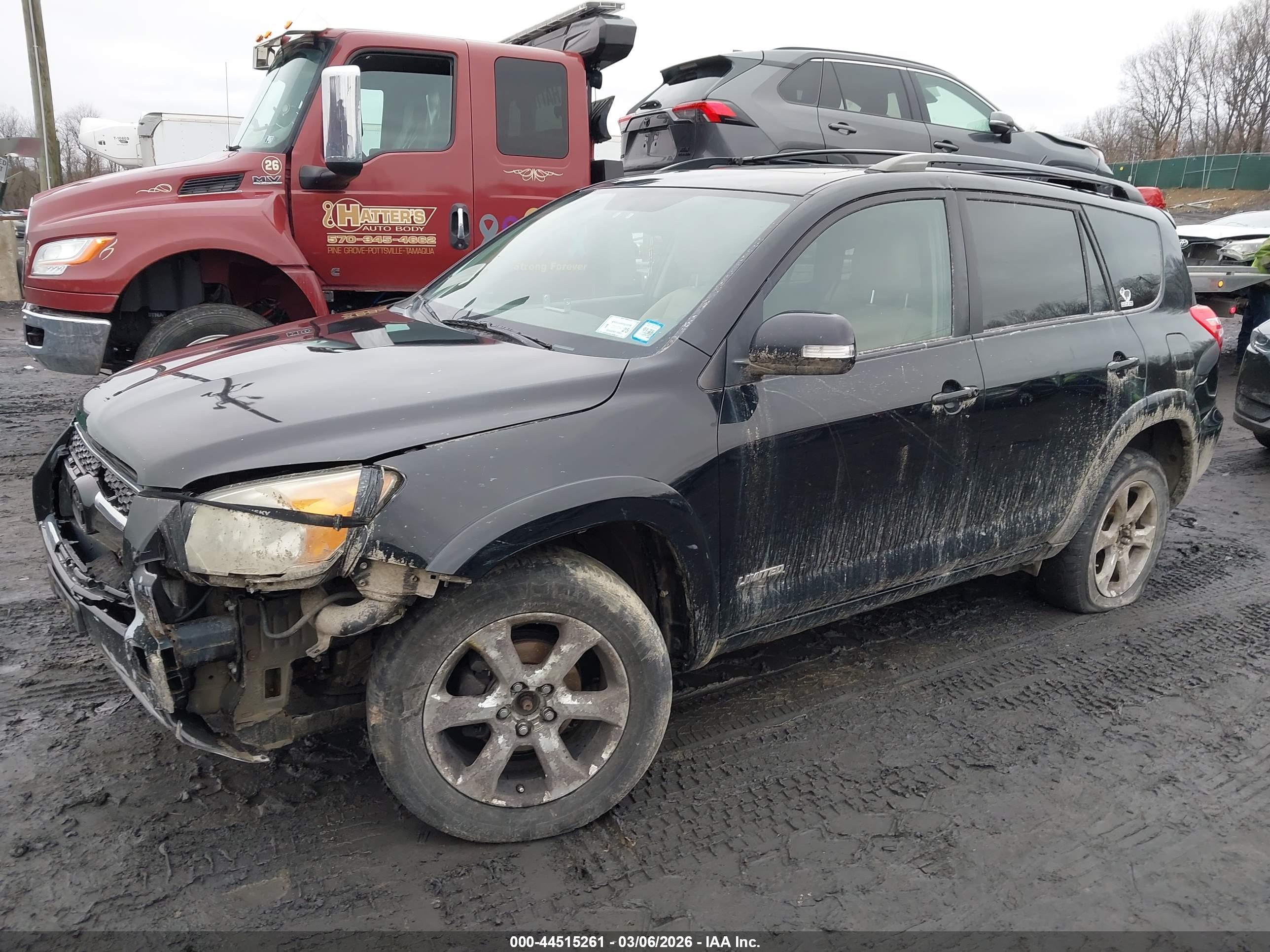 TOYOTA RAV4 image 2