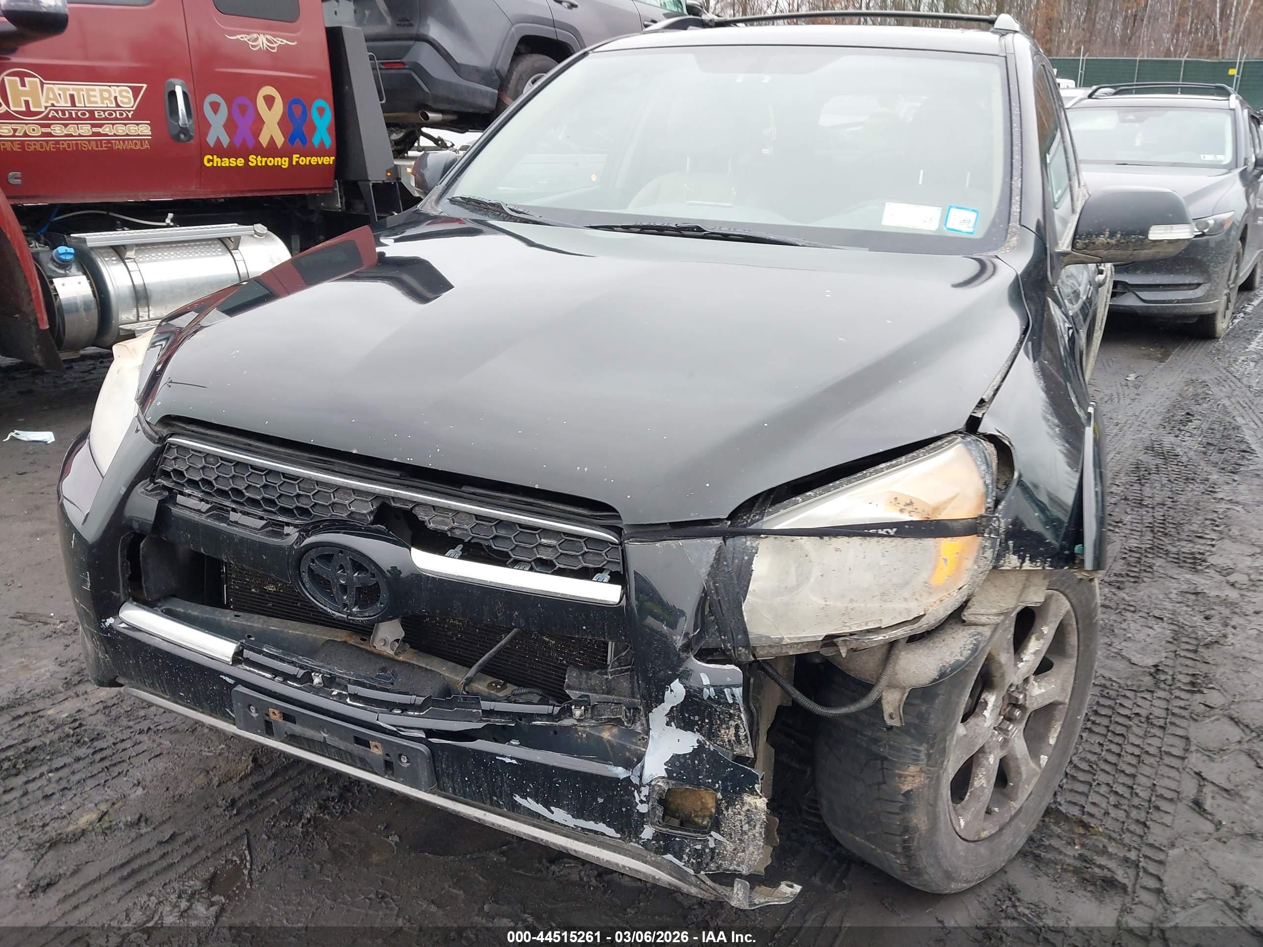 TOYOTA RAV4 image 6