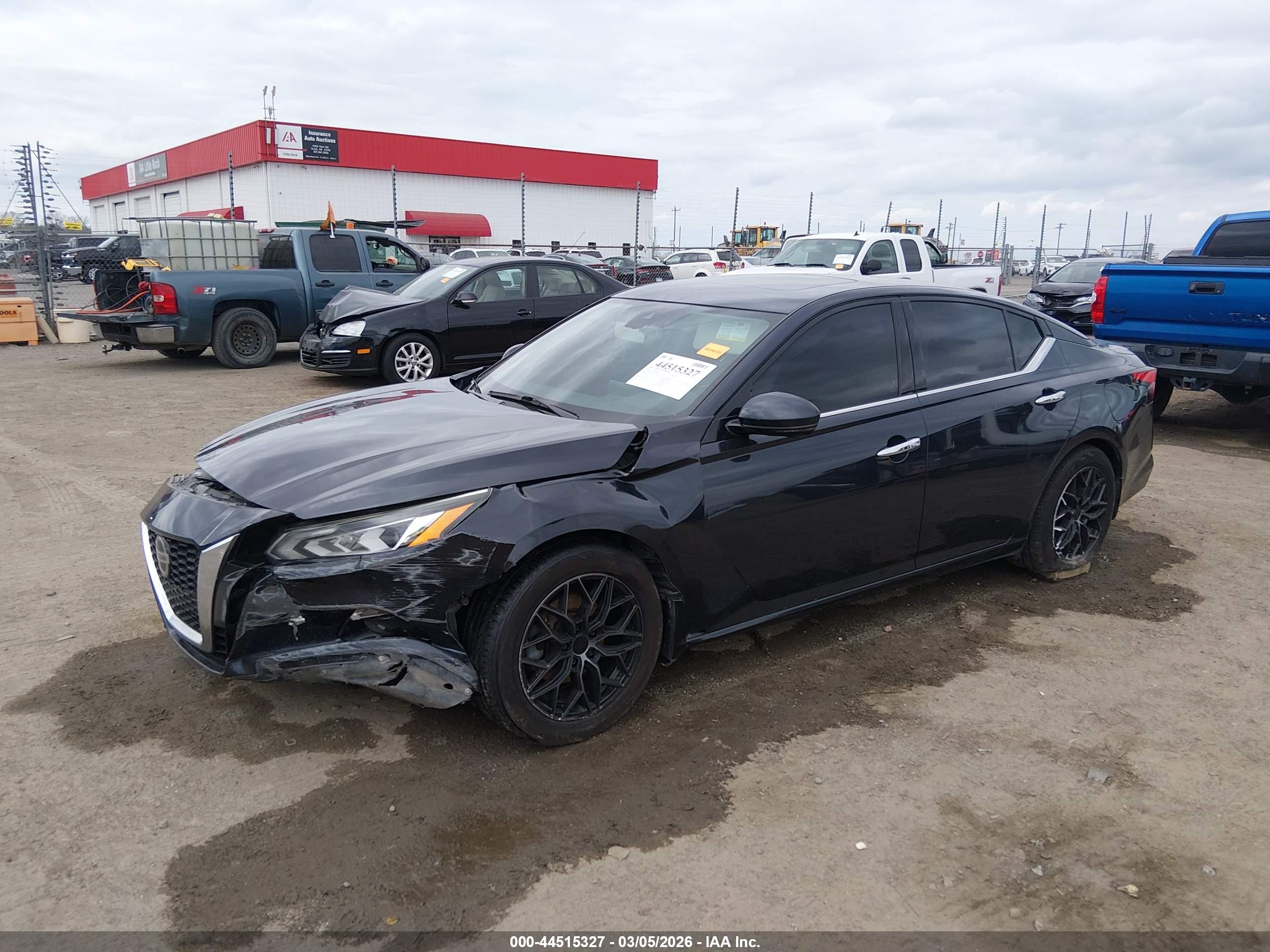NISSAN ALTIMA image 2