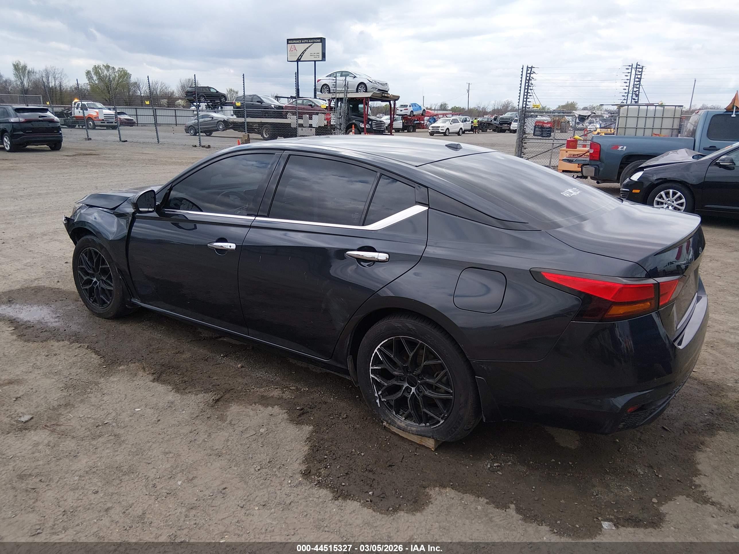 NISSAN ALTIMA image 3